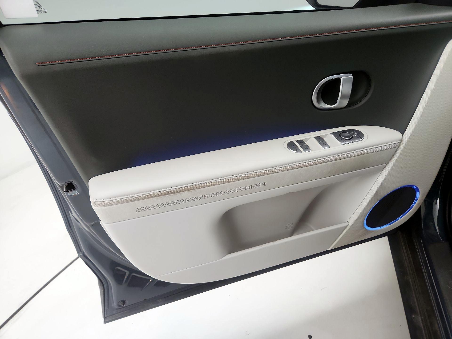 Thumbnail: 2022 Hyundai Ioniq 5 - 12