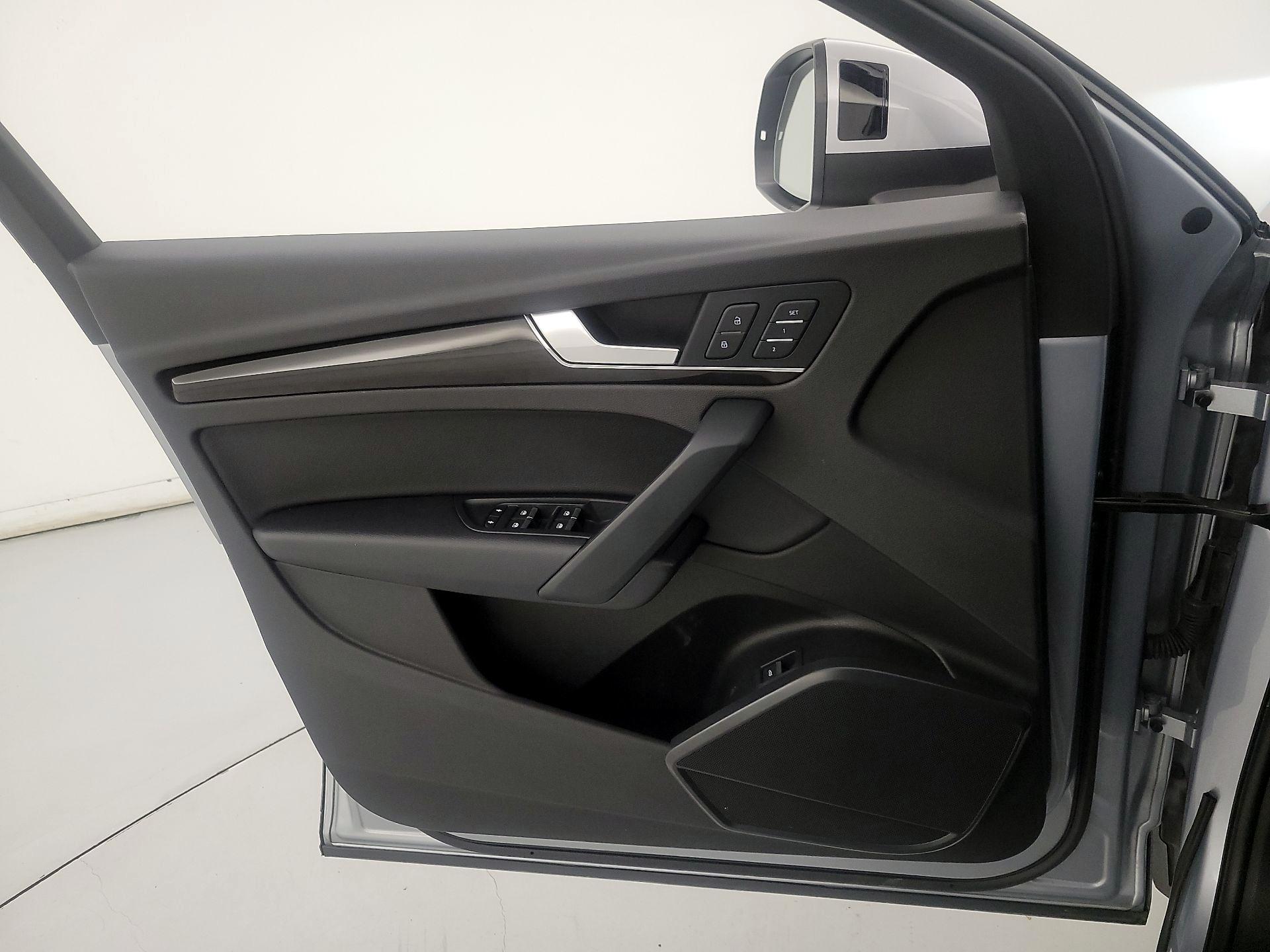 Thumbnail: 2020 Audi Q5 - 12