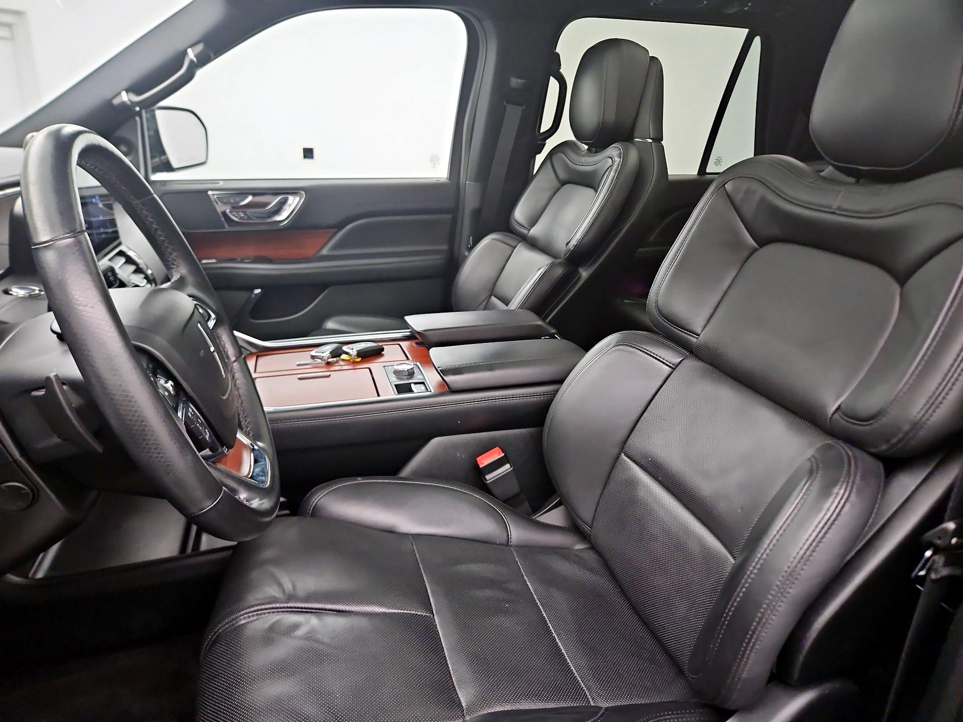 Thumbnail: 2021 Lincoln Navigator L - 11