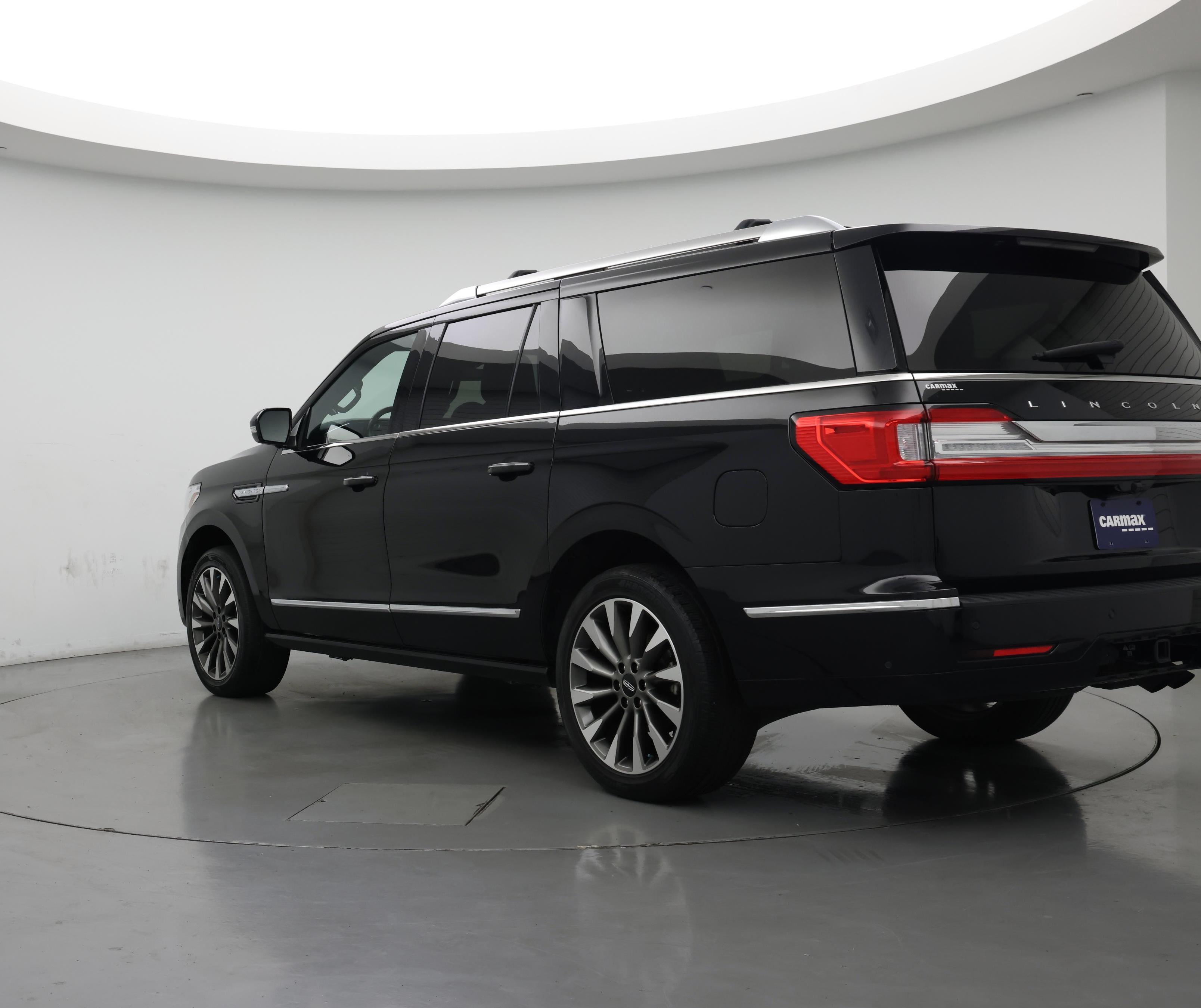 Thumbnail: 2021 Lincoln Navigator L - 2