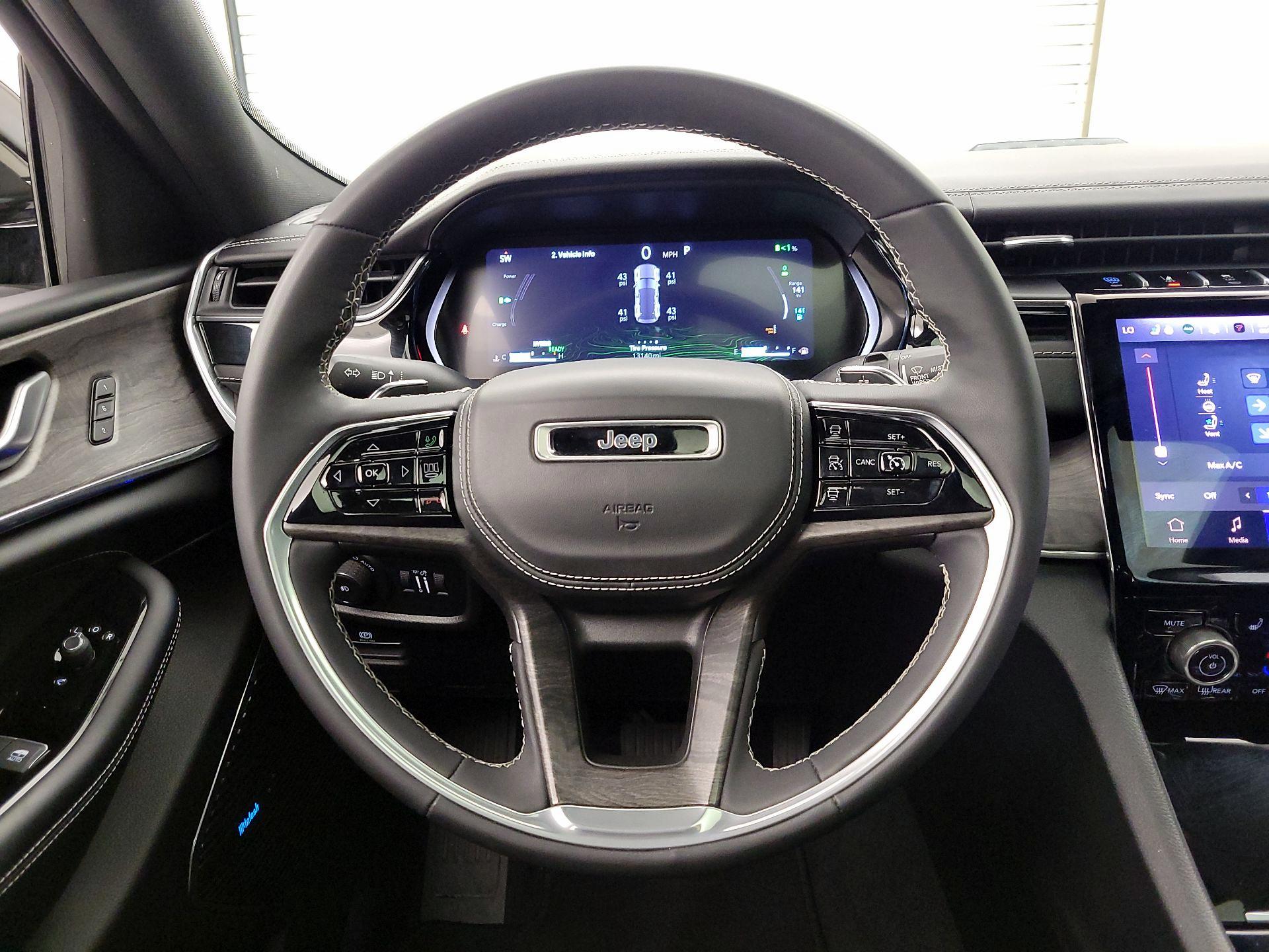 Thumbnail: 2022 Jeep Grand Cherokee - 10