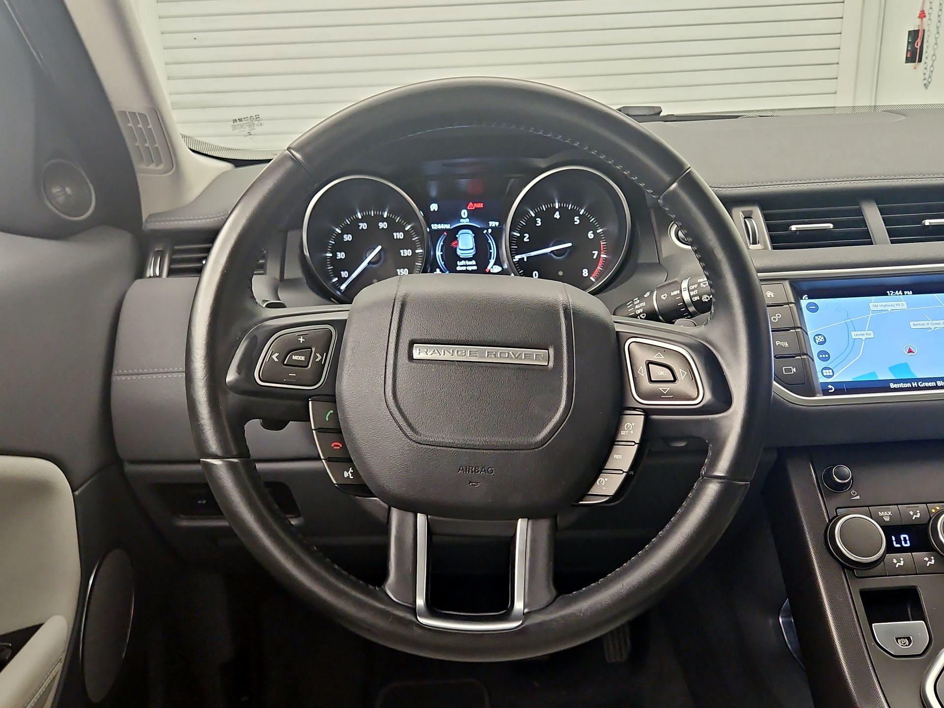 Thumbnail: 2018 Land Rover Range Rover Evoque - 10