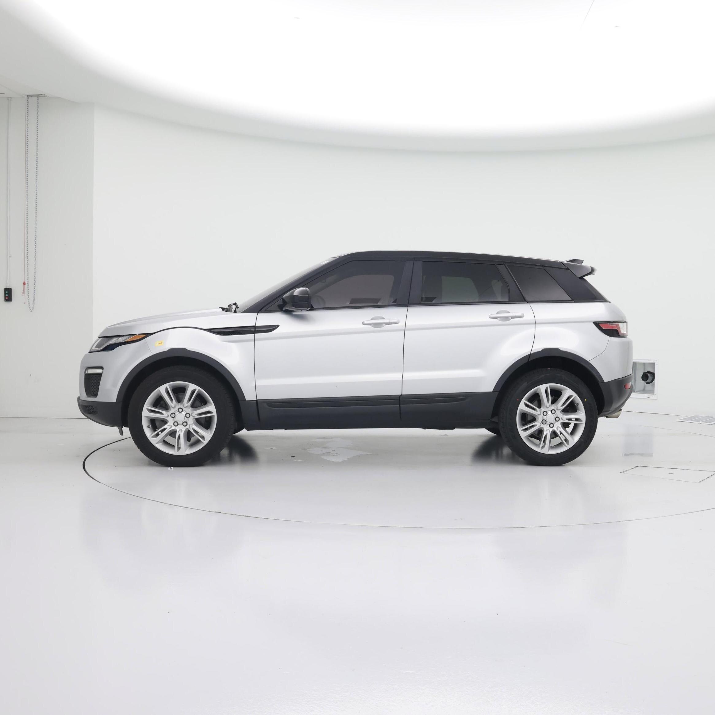 Thumbnail: 2018 Land Rover Range Rover Evoque - 3