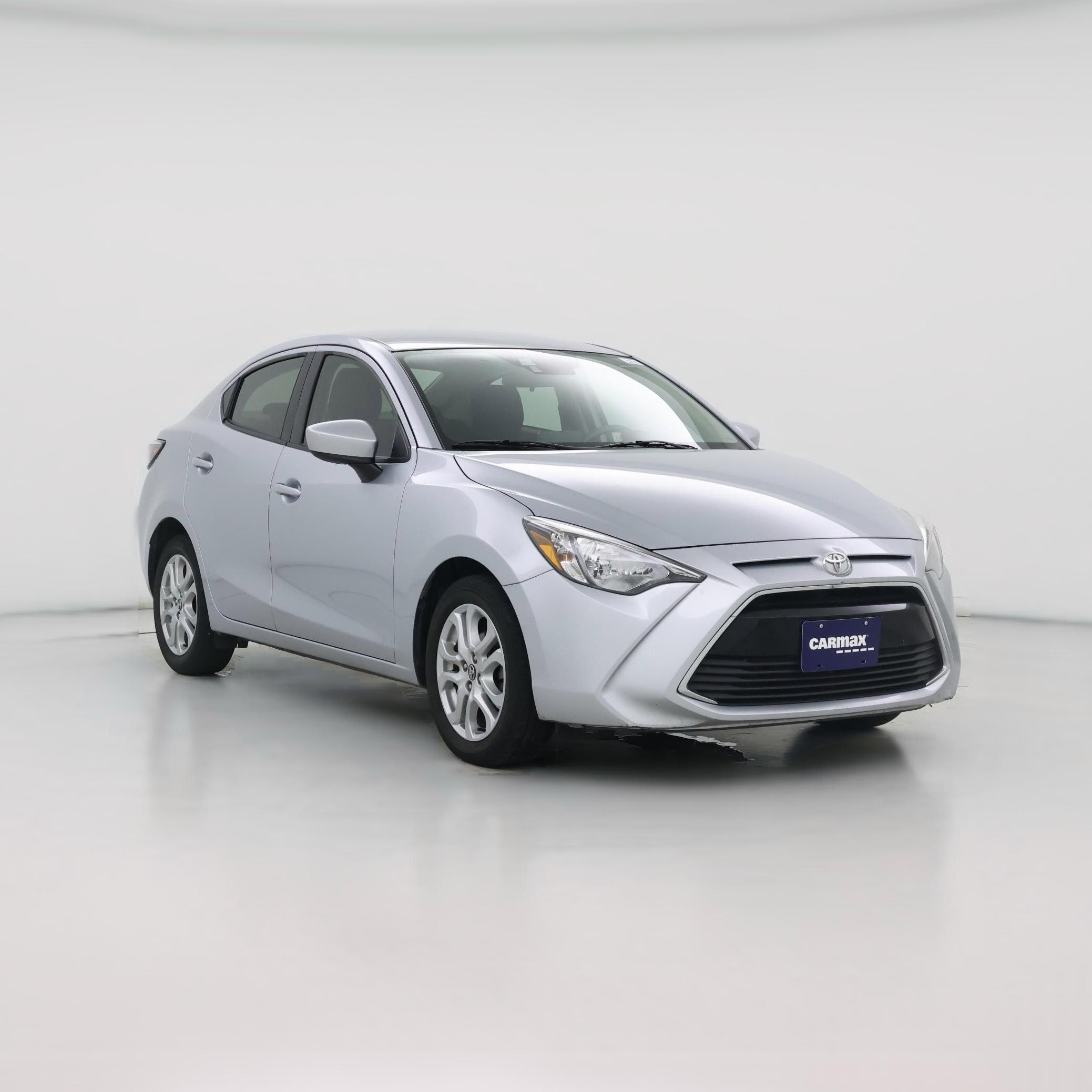 Thumbnail: 2017 Toyota Yaris iA - 1