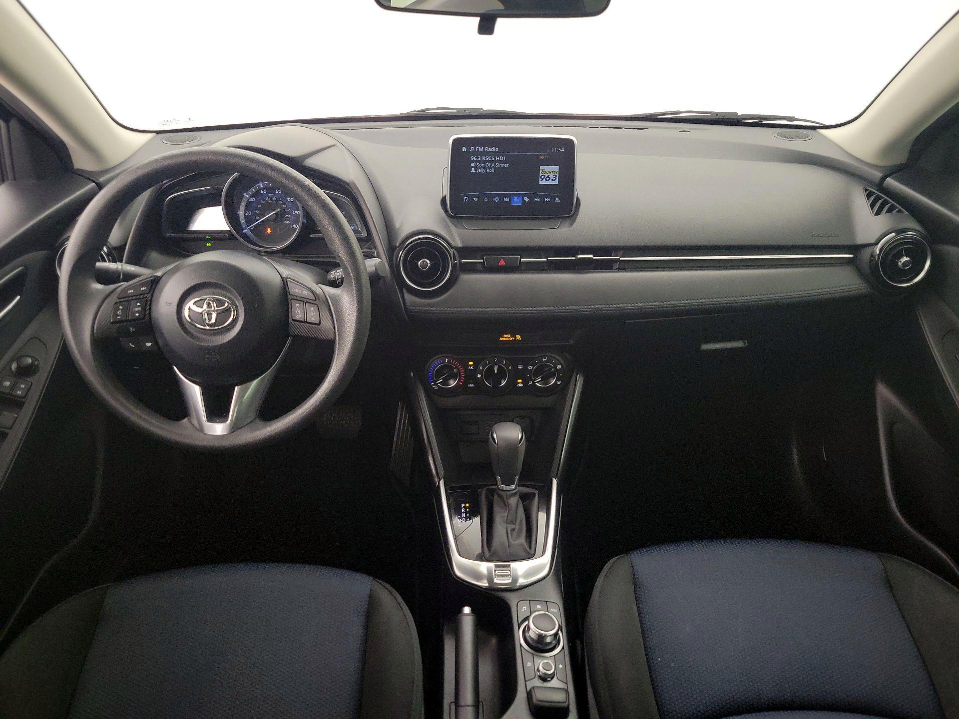 Thumbnail: 2017 Toyota Yaris iA - 9
