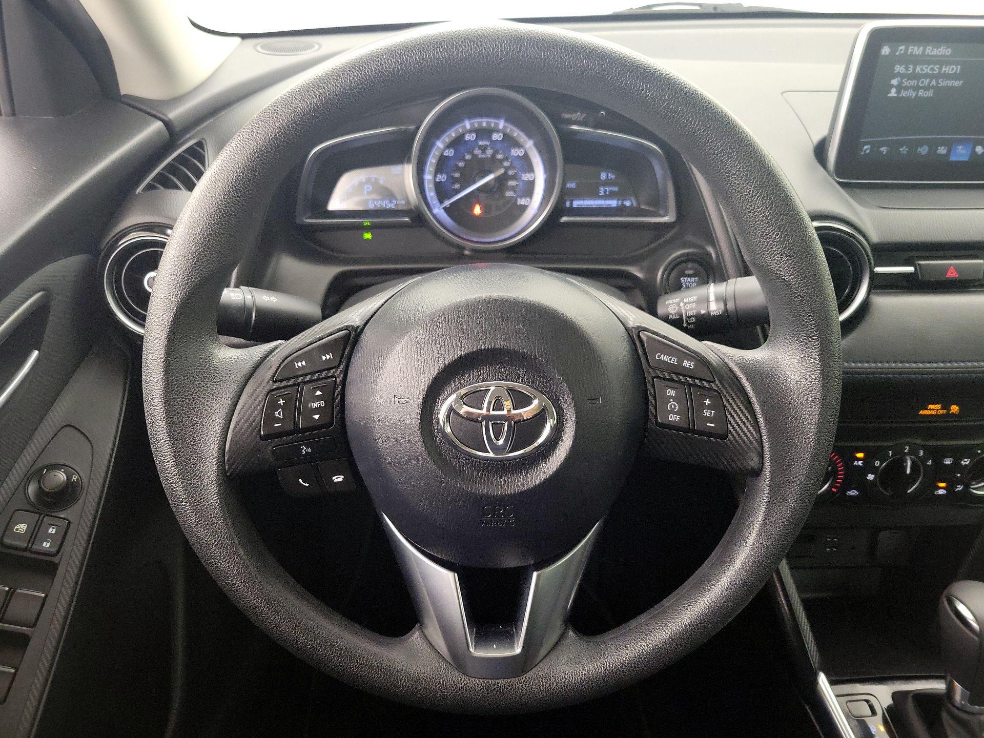 Thumbnail: 2017 Toyota Yaris iA - 10