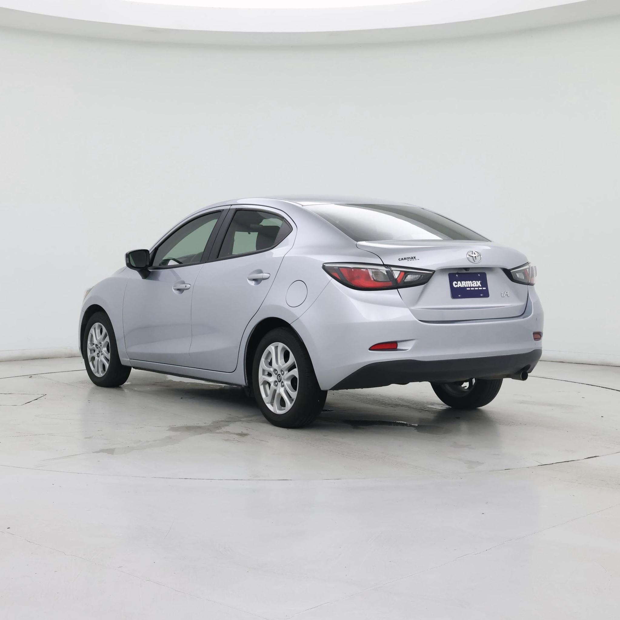 Thumbnail: 2017 Toyota Yaris iA - 2