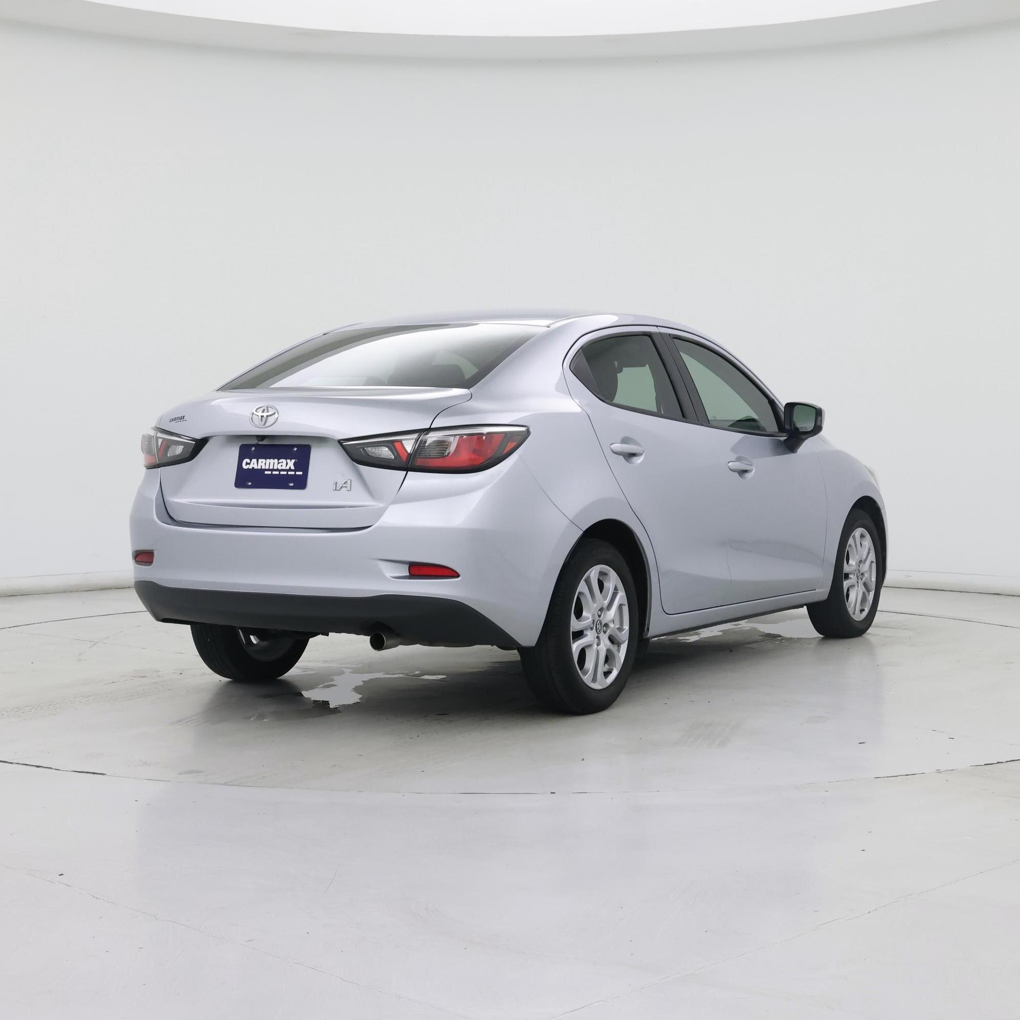 Thumbnail: 2017 Toyota Yaris iA - 8