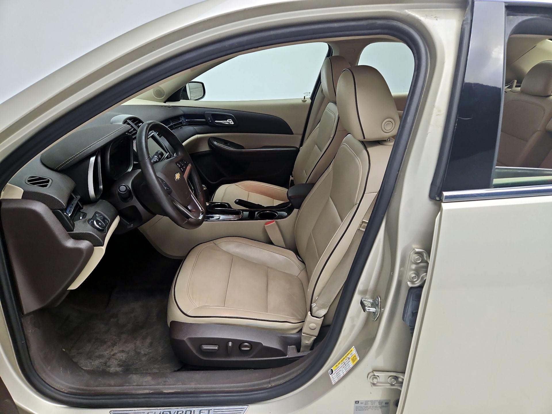 Thumbnail: 2016 Chevrolet Malibu - 11