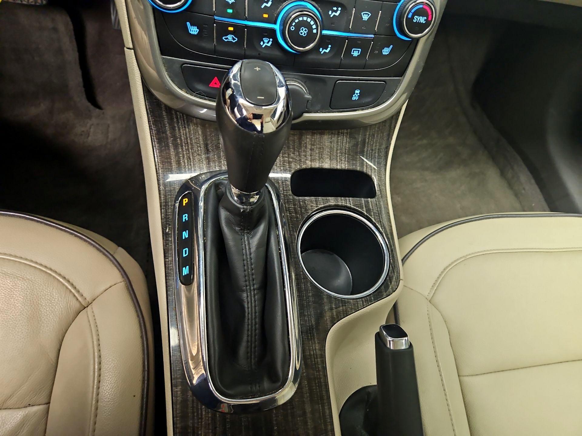 Thumbnail: 2016 Chevrolet Malibu - 16