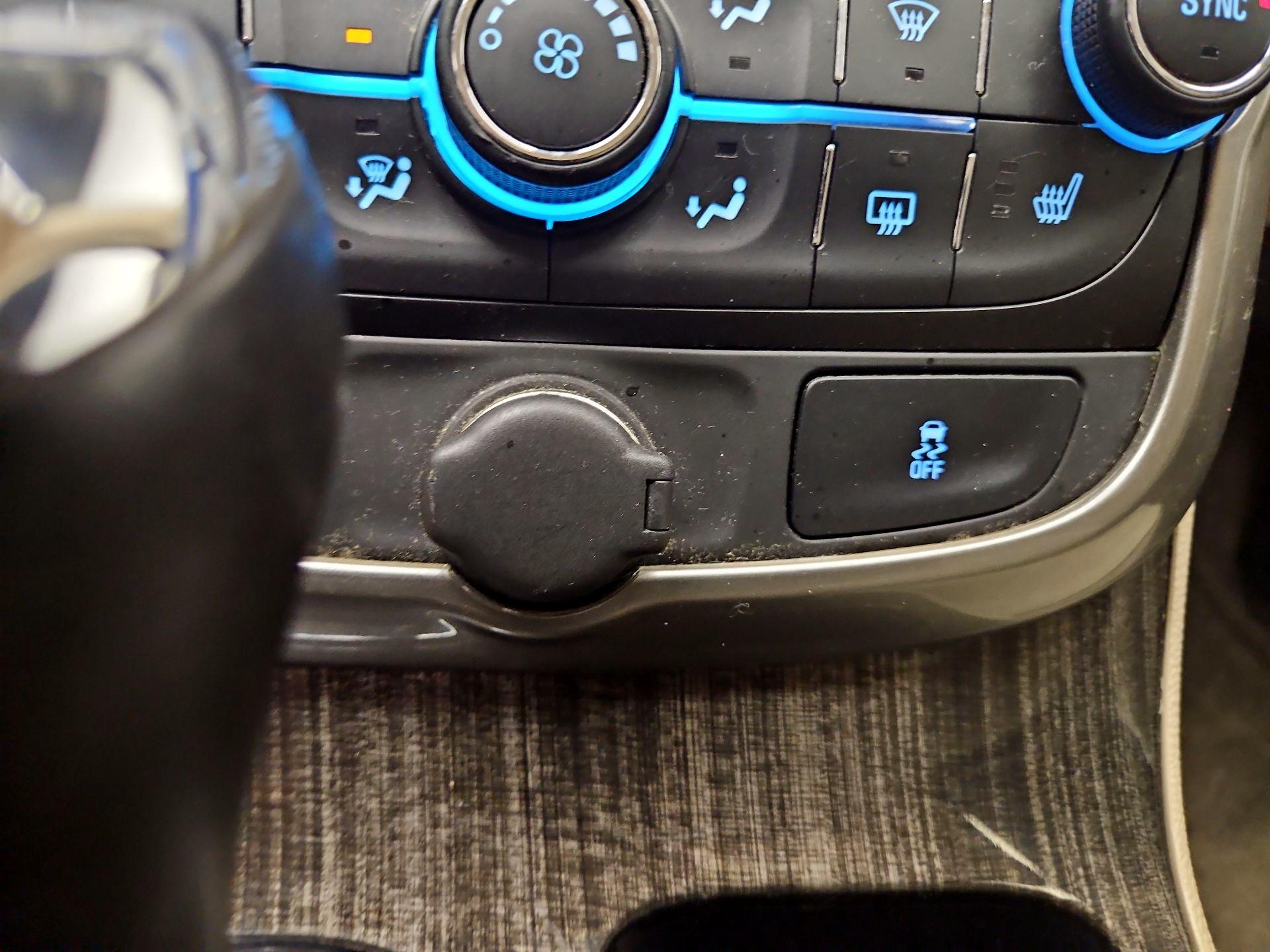 Thumbnail: 2016 Chevrolet Malibu - 17