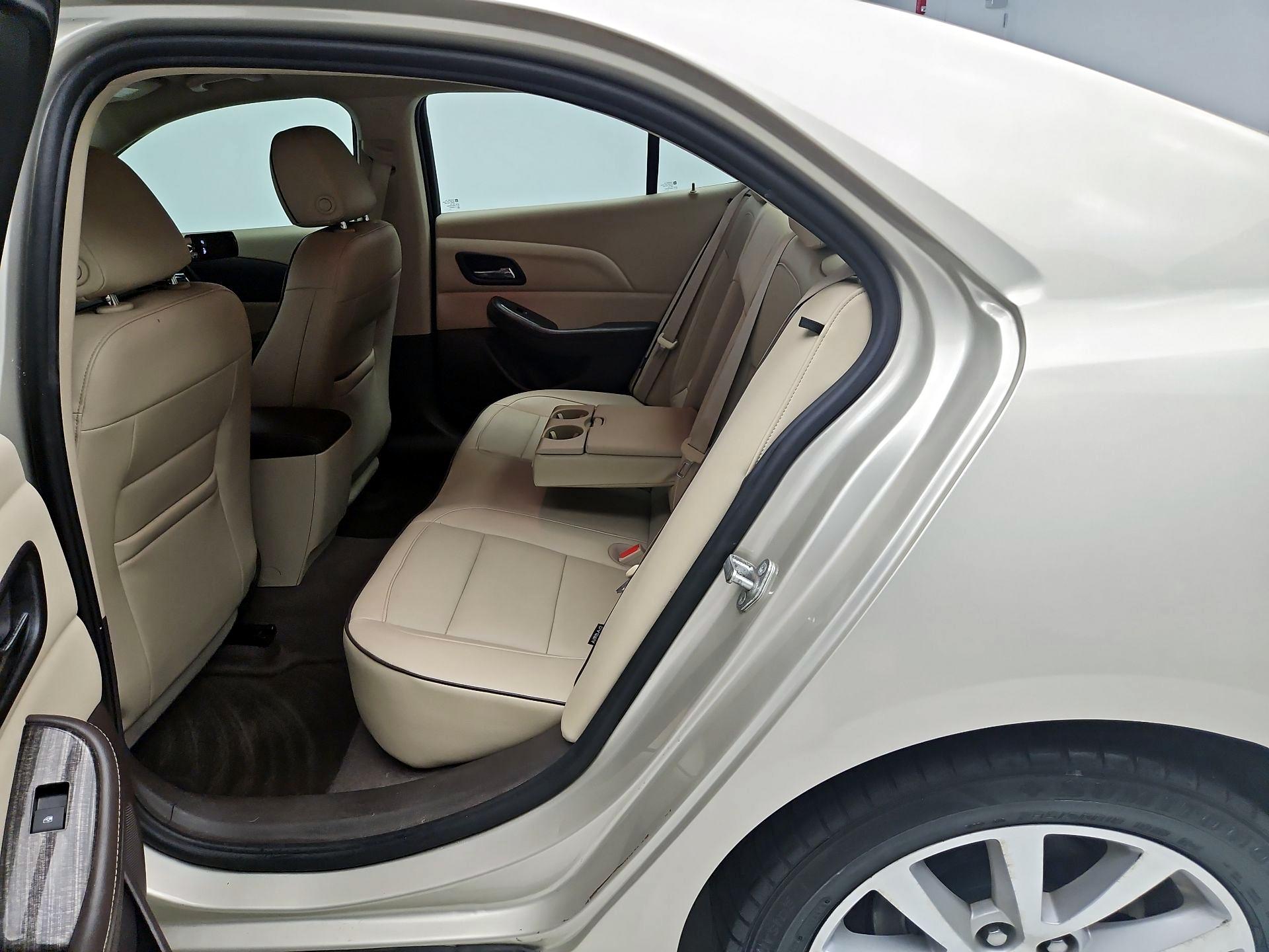 Thumbnail: 2016 Chevrolet Malibu - 18