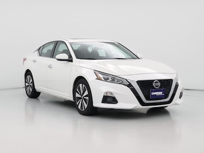 White 2019 Nissan Altima SV