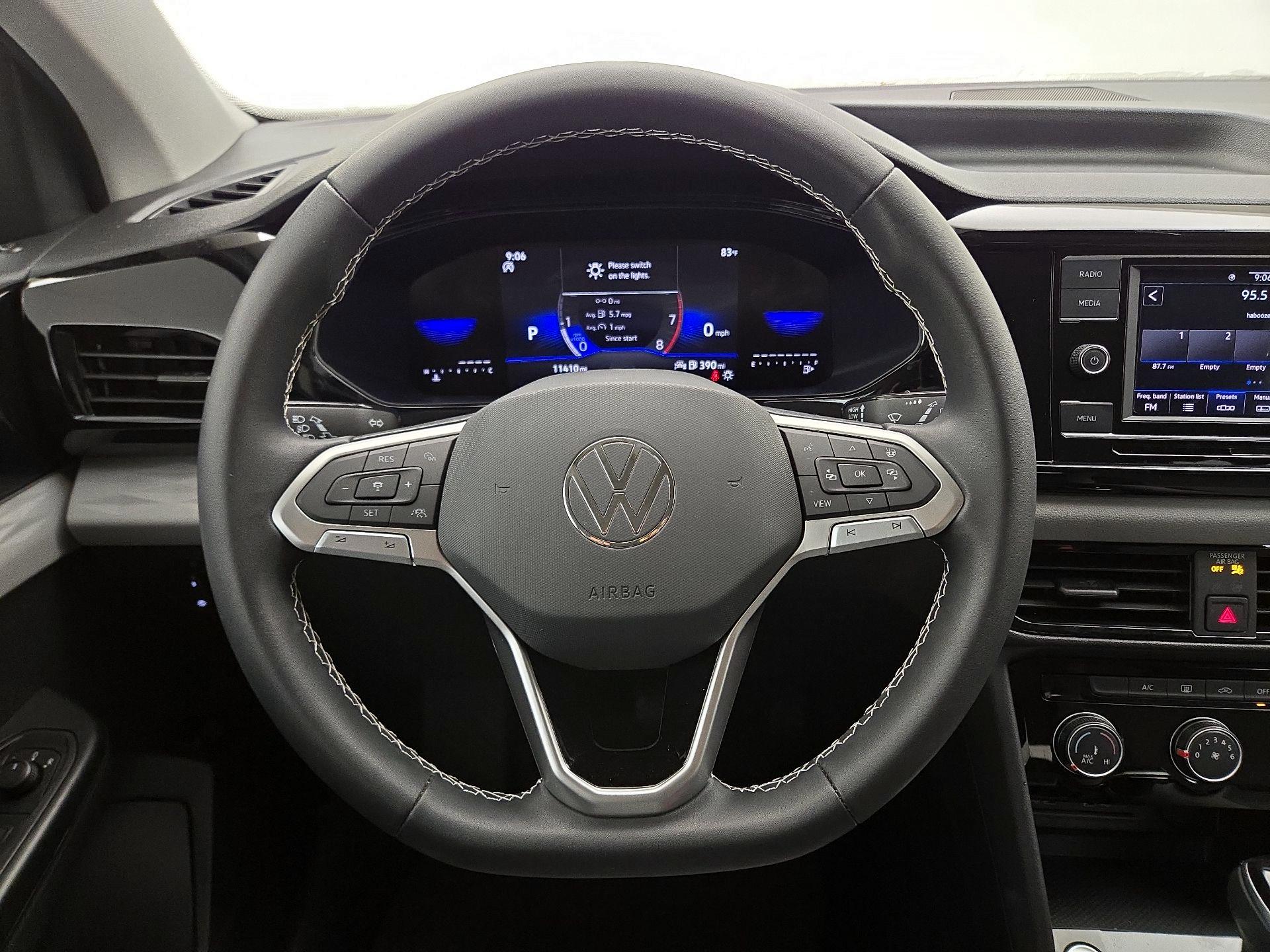 Thumbnail: 2023 Volkswagen Taos - 10