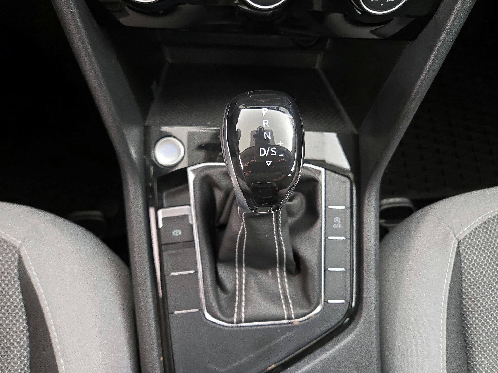 Thumbnail: 2023 Volkswagen Taos - 17