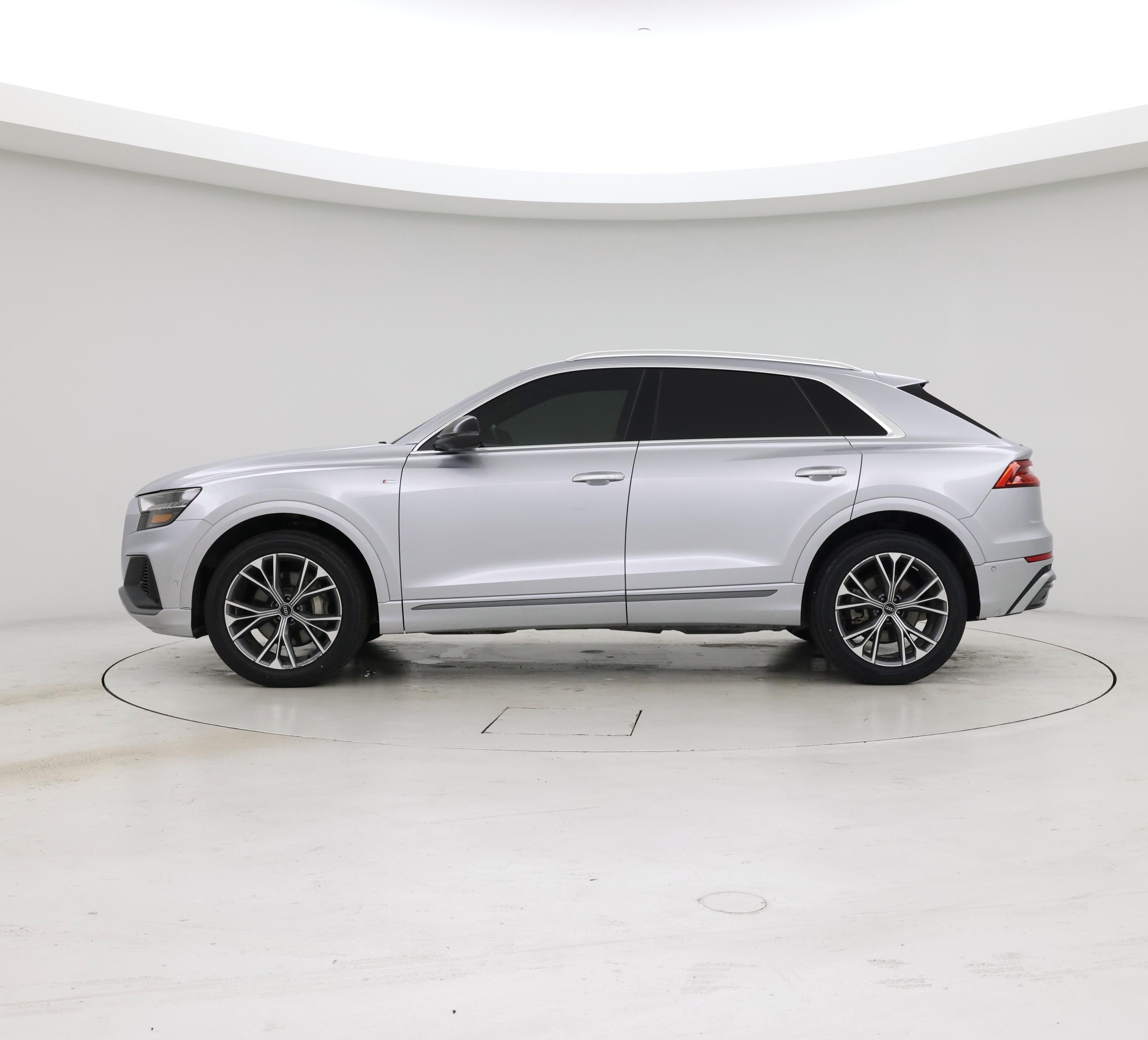 Thumbnail: 2021 Audi Q8 - 3