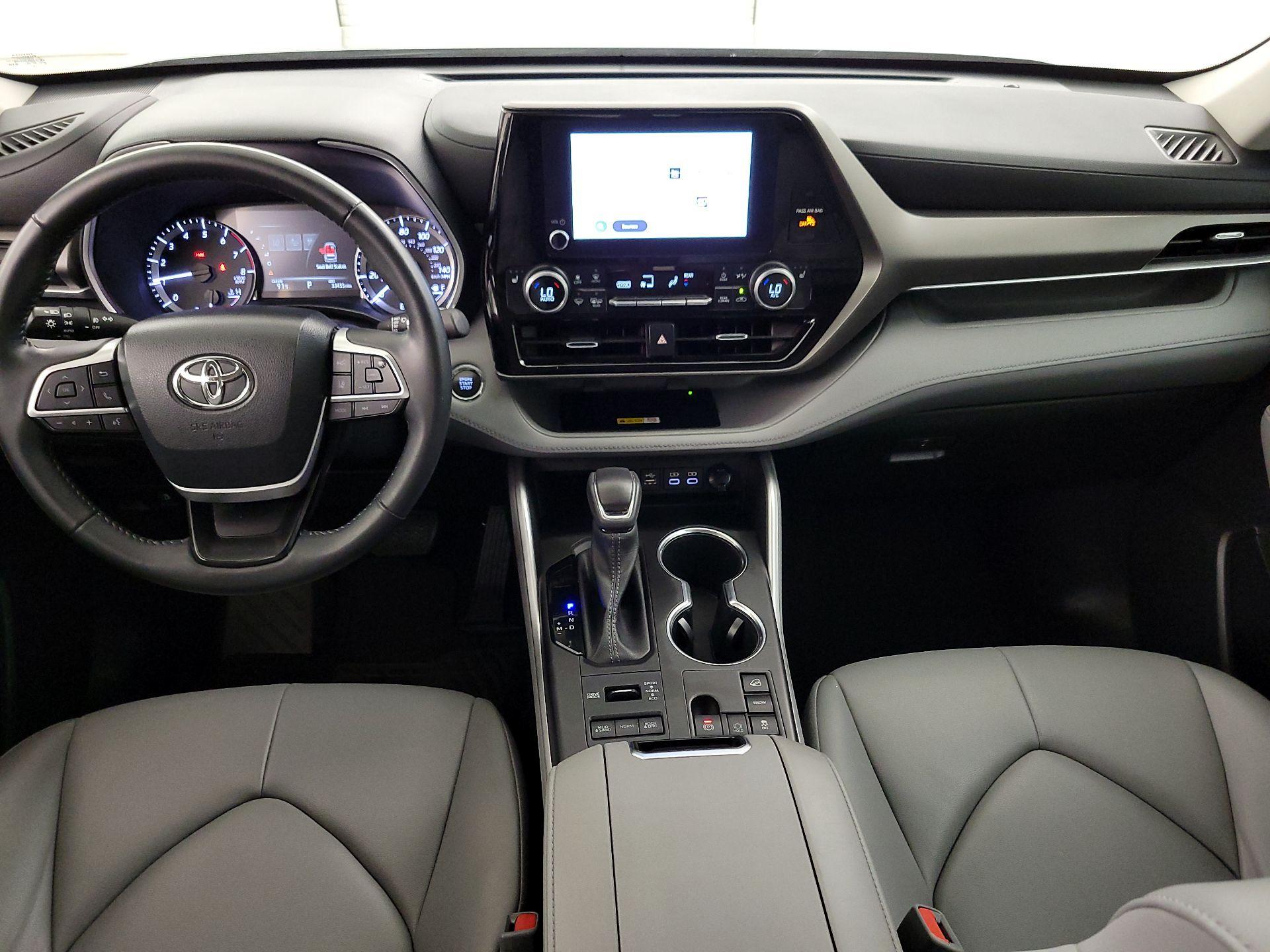 Thumbnail: 2023 Toyota Highlander - 9