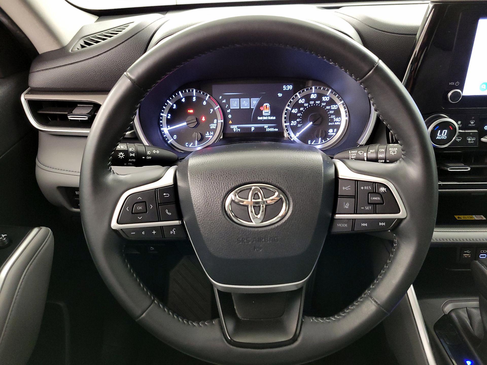Thumbnail: 2023 Toyota Highlander - 10