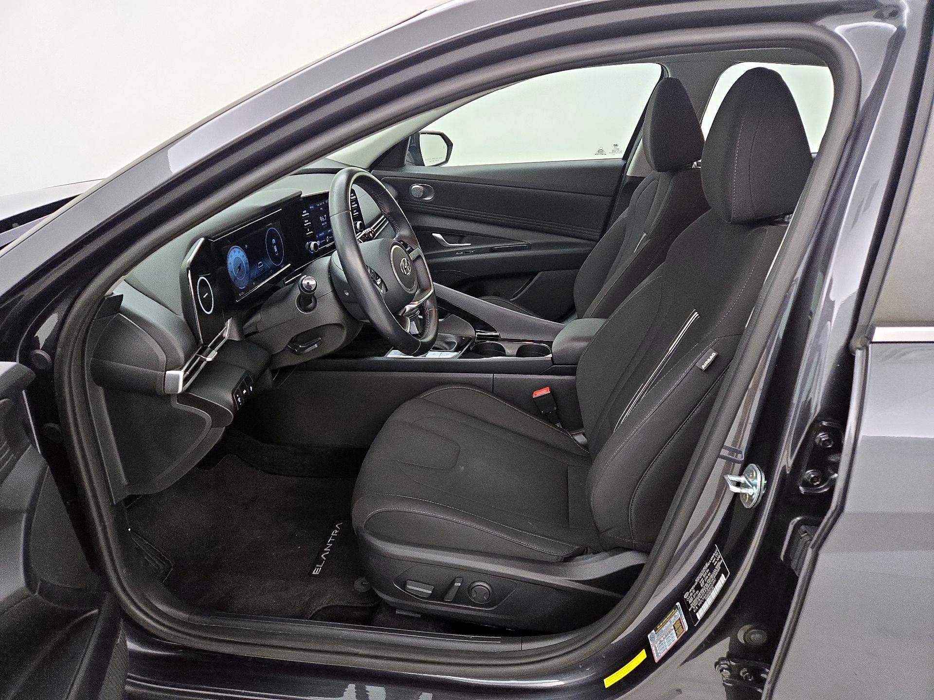Thumbnail: 2021 Hyundai Elantra - 11