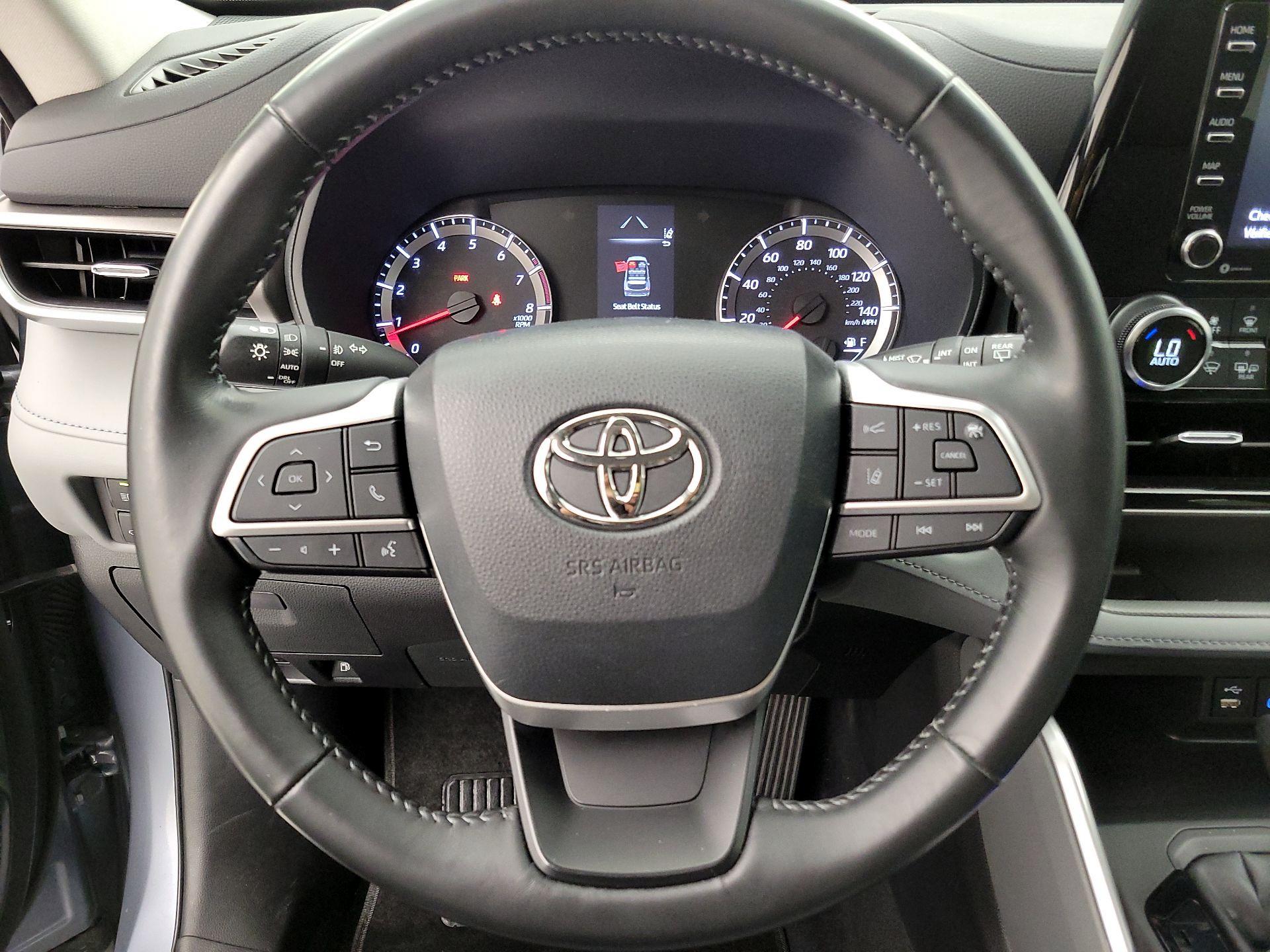 Thumbnail: 2022 Toyota Highlander - 10