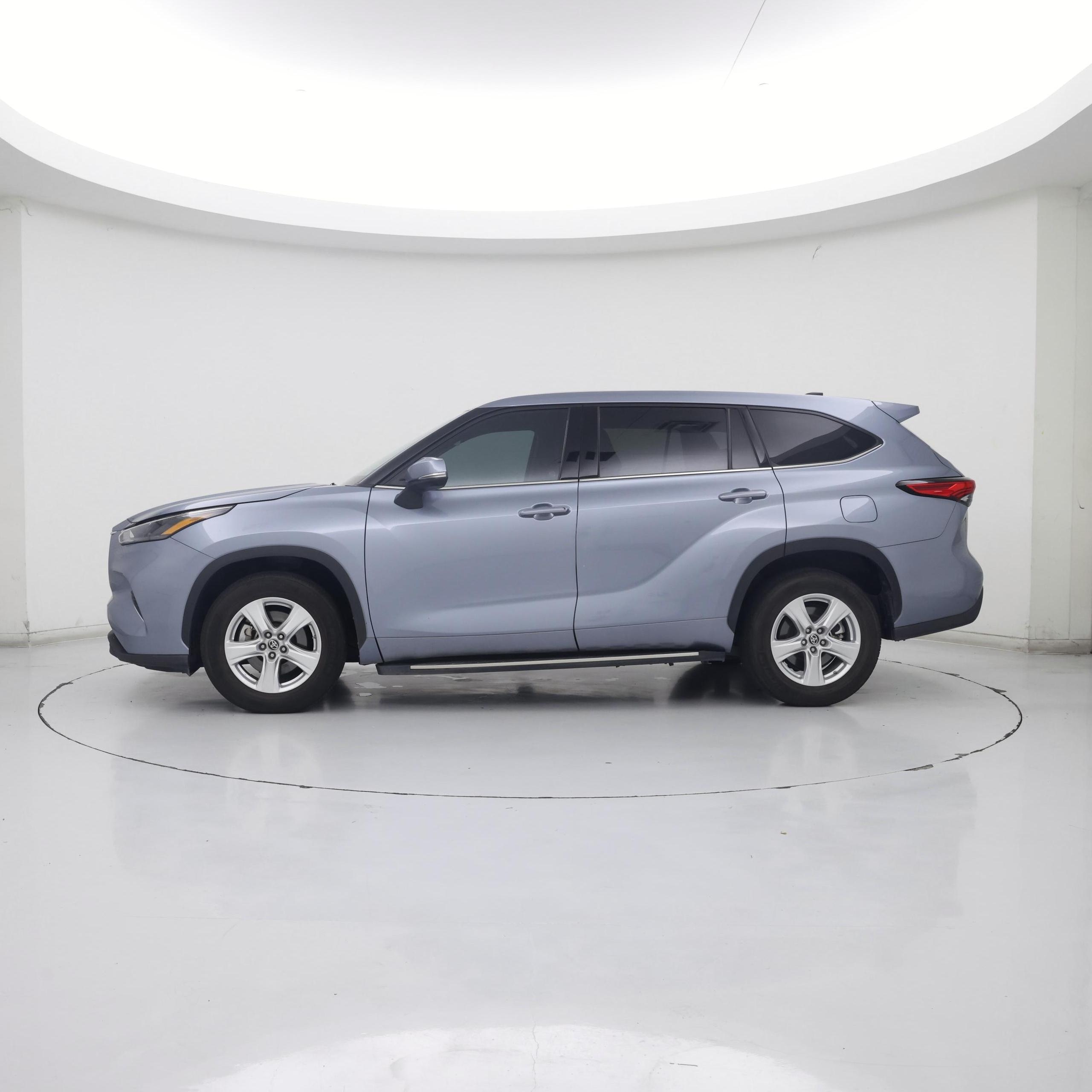 Thumbnail: 2022 Toyota Highlander - 3