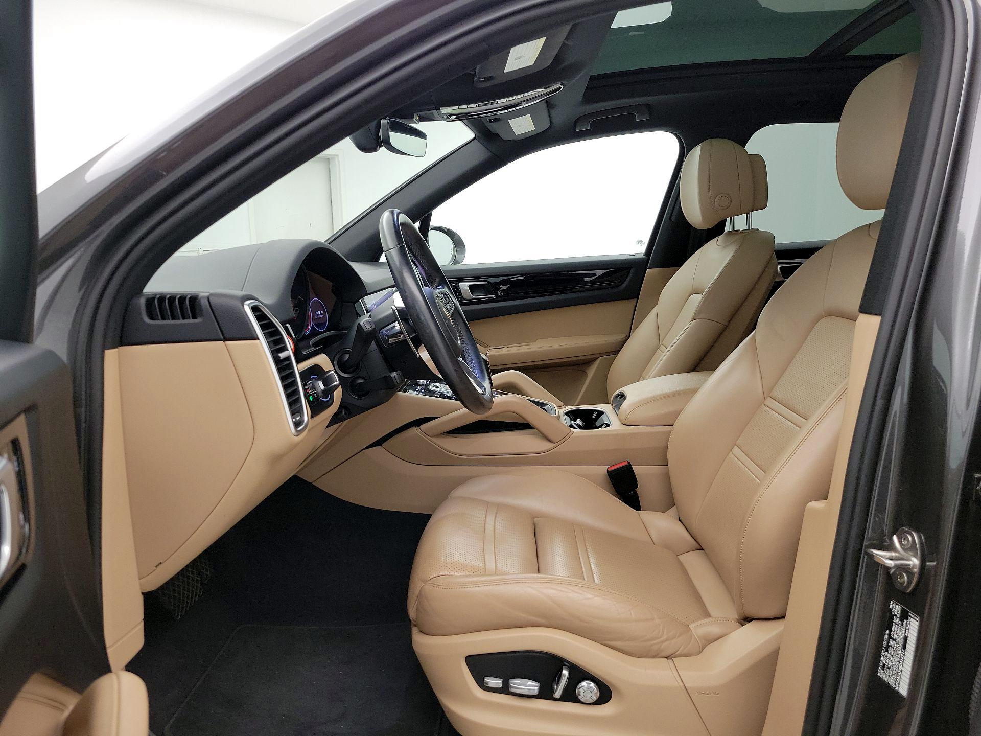 Thumbnail: 2019 Porsche Cayenne - 11