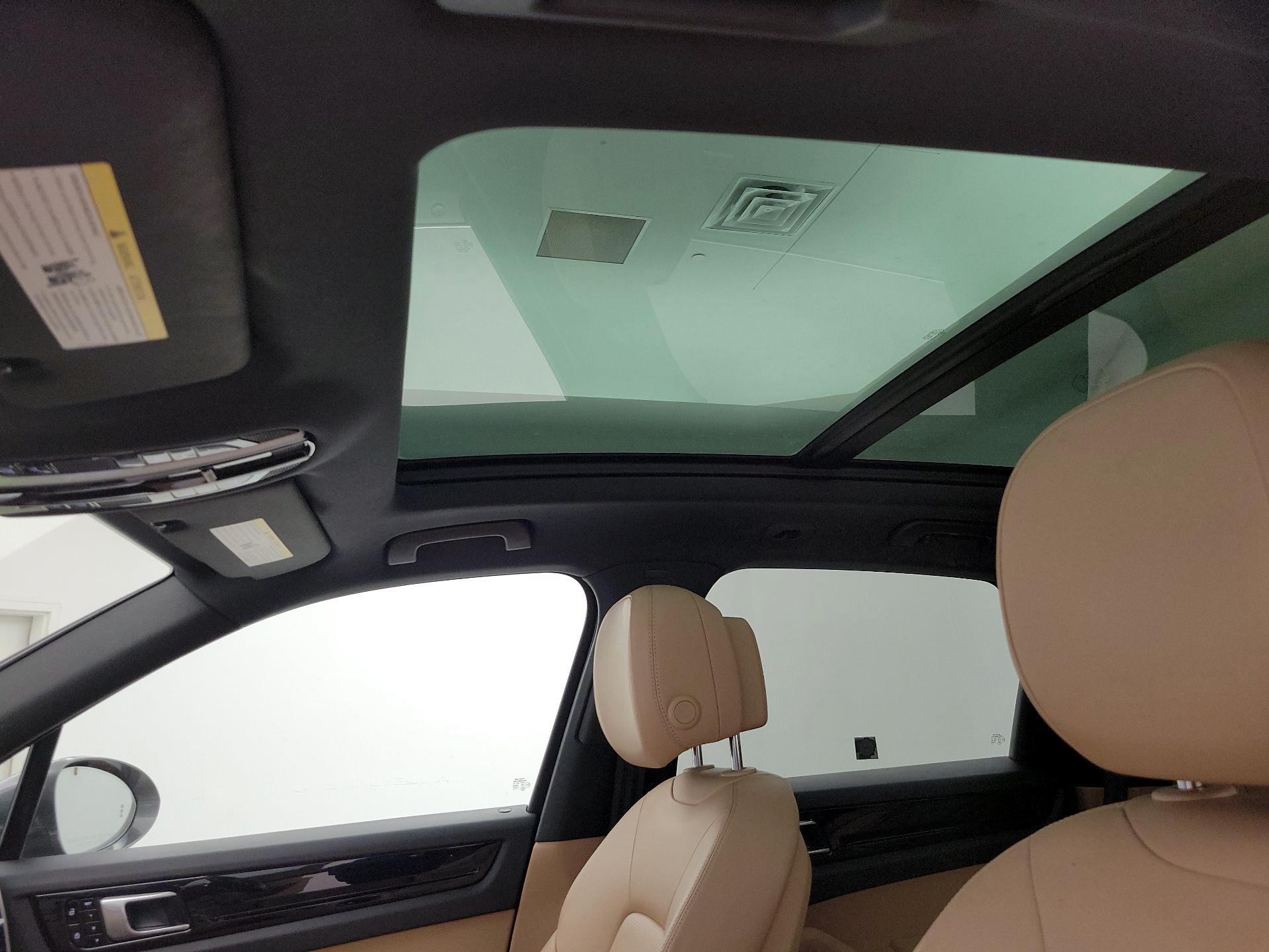 Thumbnail: 2019 Porsche Cayenne - 20