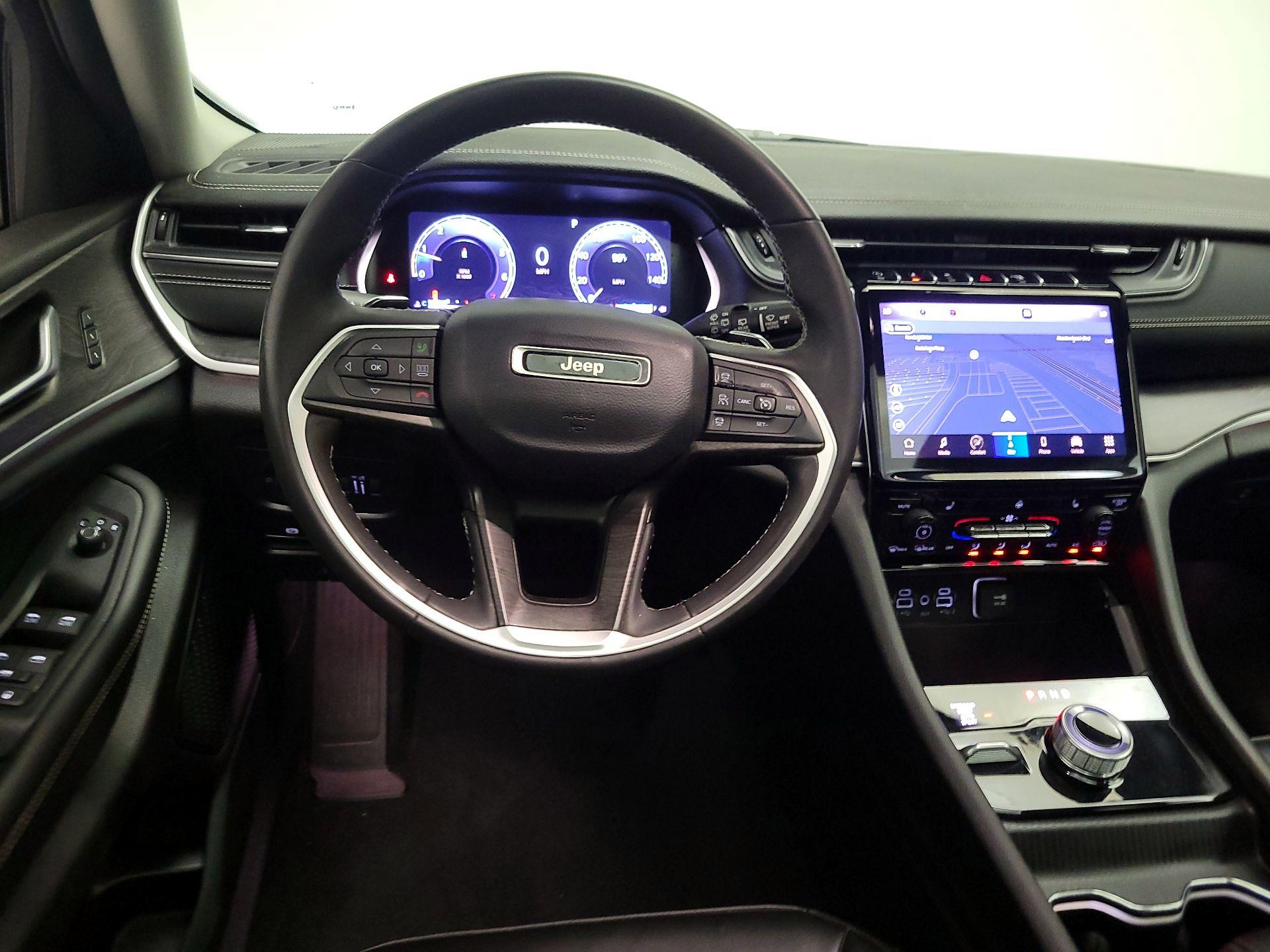 Thumbnail: 2023 Jeep Grand Cherokee - 10