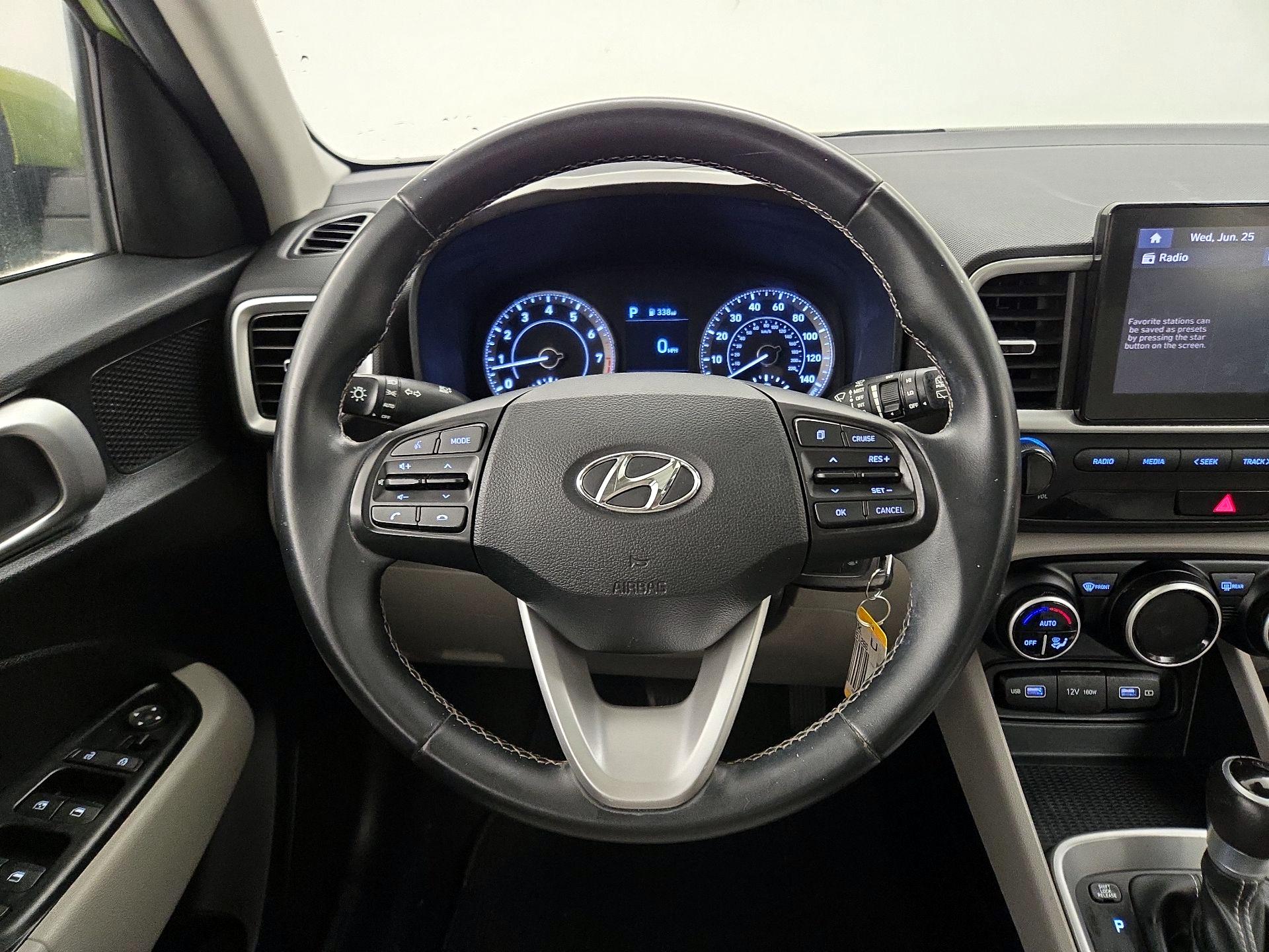 Thumbnail: 2022 Hyundai Venue - 10