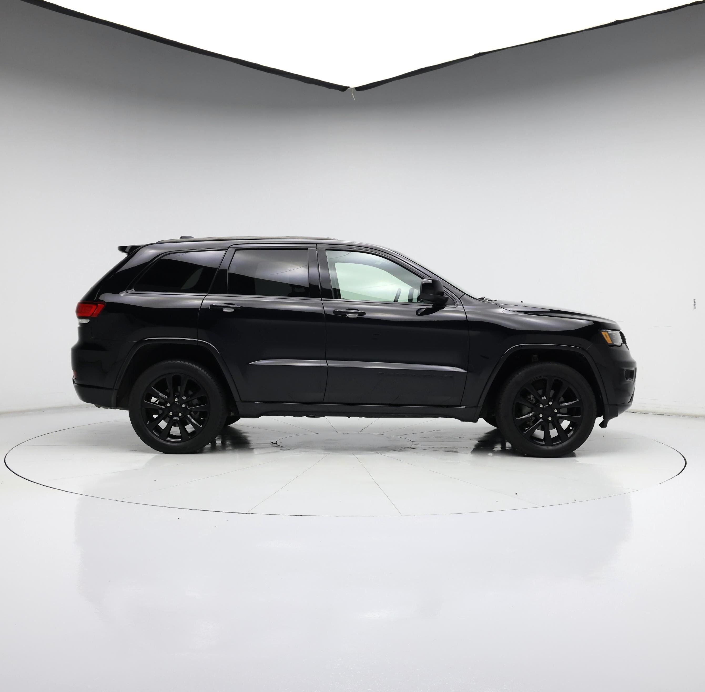 Thumbnail: 2020 Jeep Grand Cherokee - 7