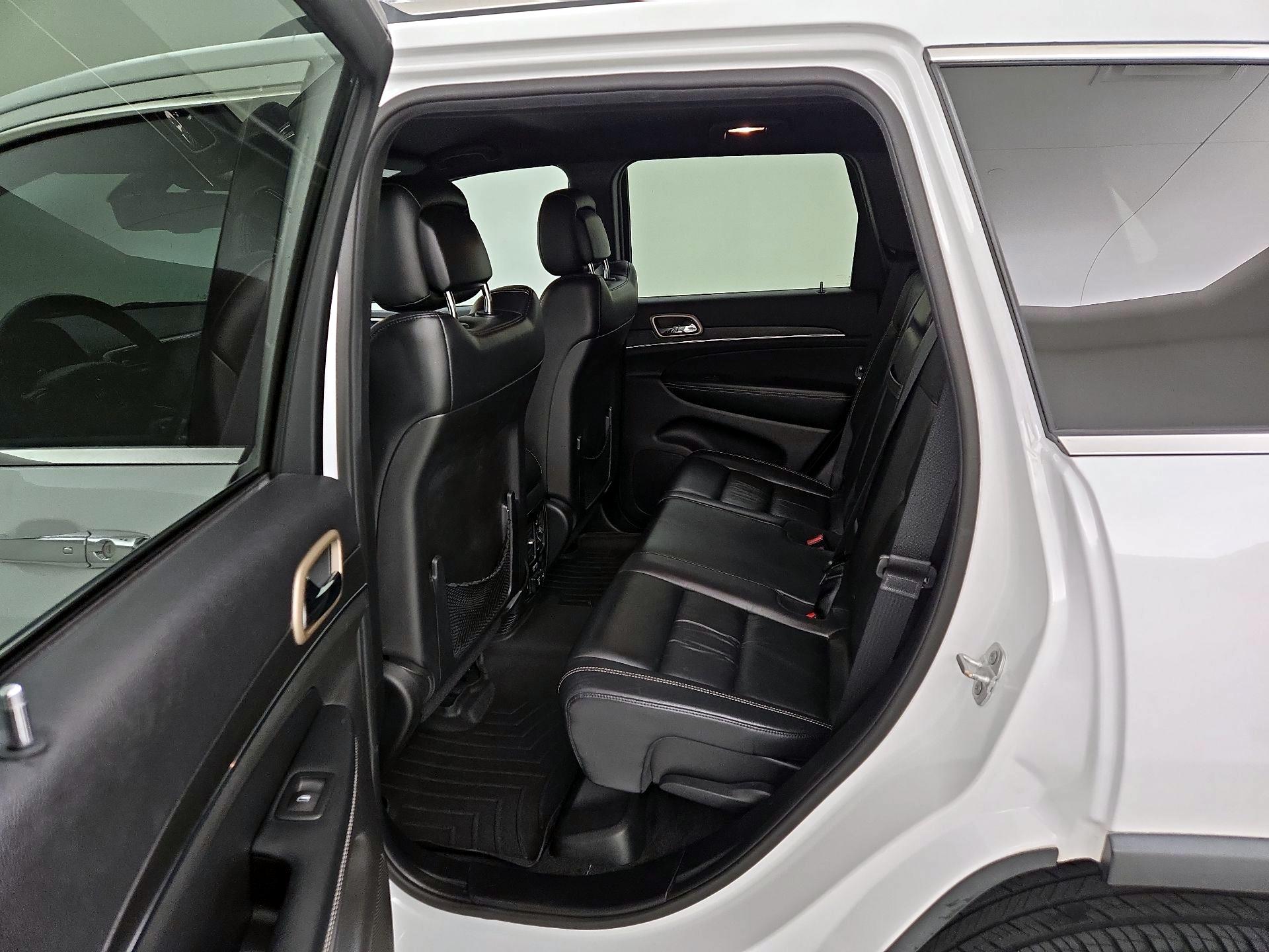 Thumbnail: 2015 Jeep Grand Cherokee - 20