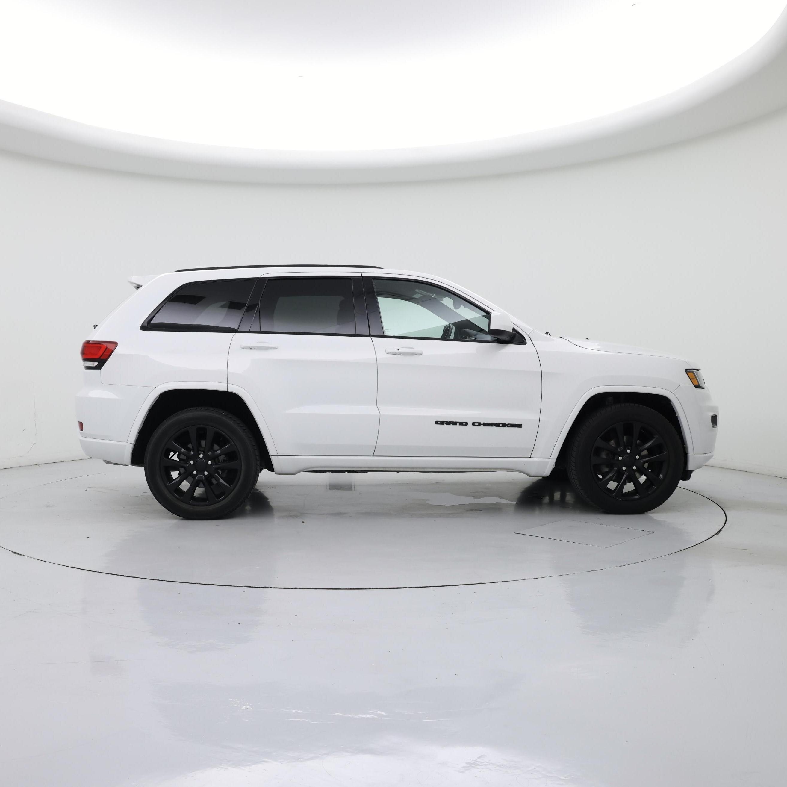 Thumbnail: 2018 Jeep Grand Cherokee - 7