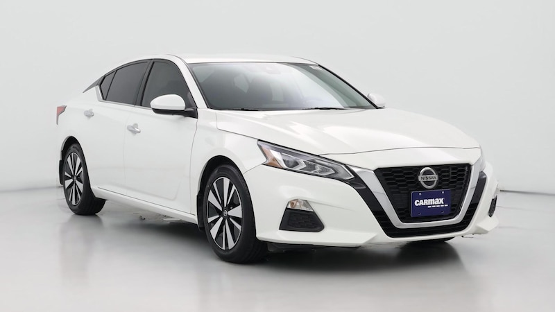 2022 Nissan Altima SV Hero Image