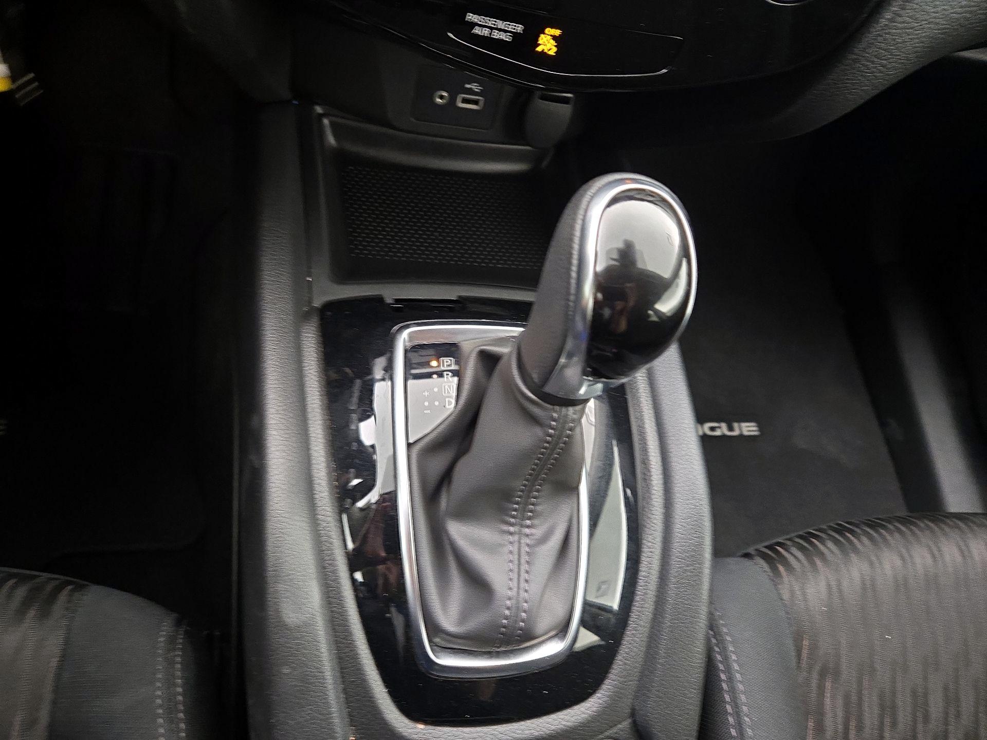 Thumbnail: 2019 Nissan Rogue - 17
