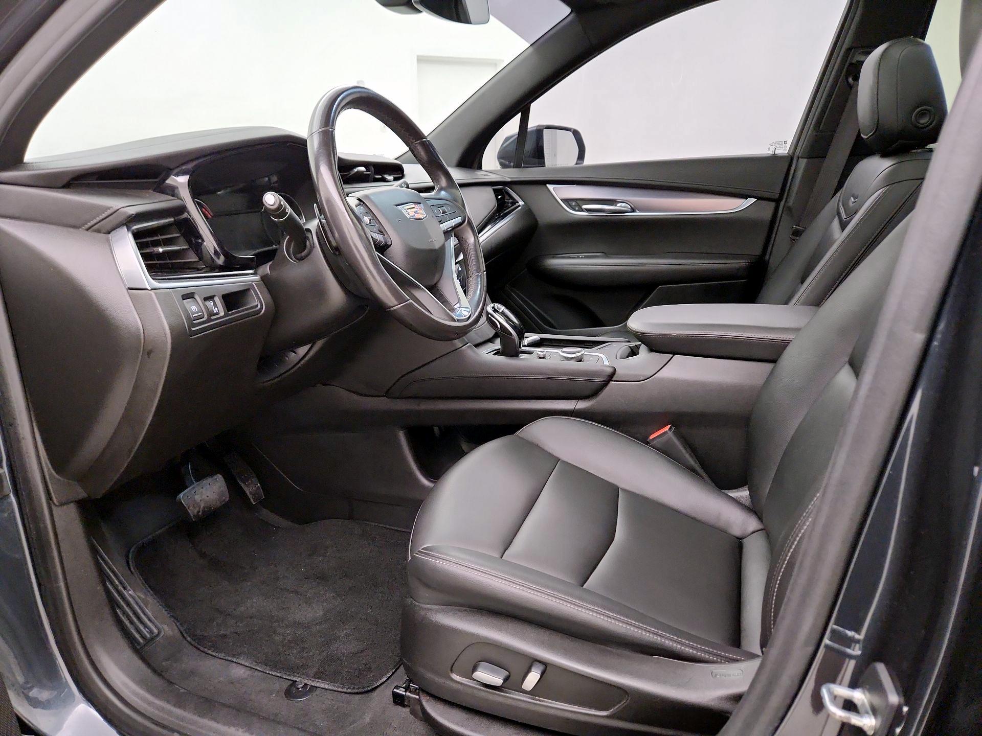 Thumbnail: 2021 Cadillac XT6 - 11