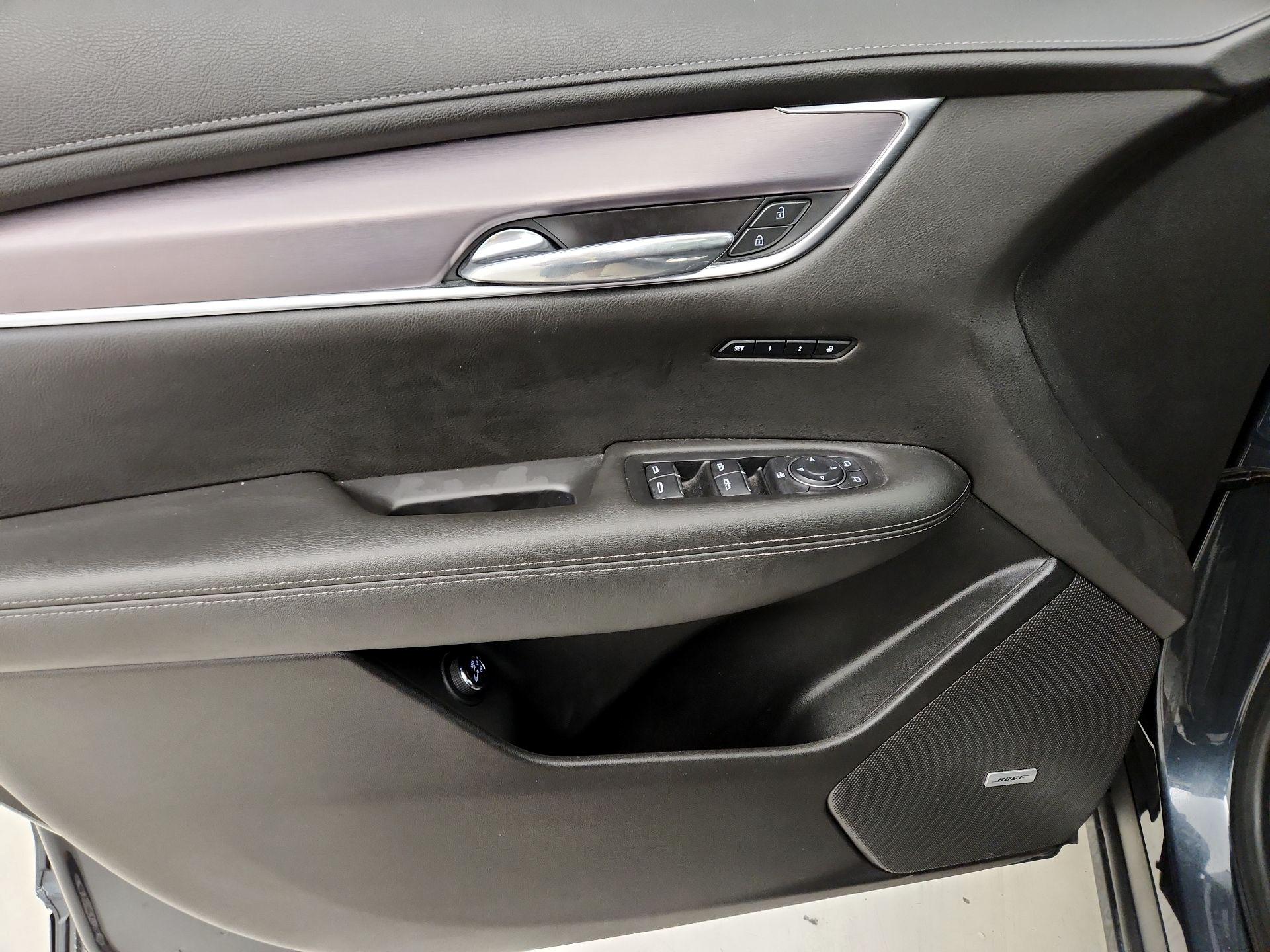 Thumbnail: 2021 Cadillac XT6 - 12