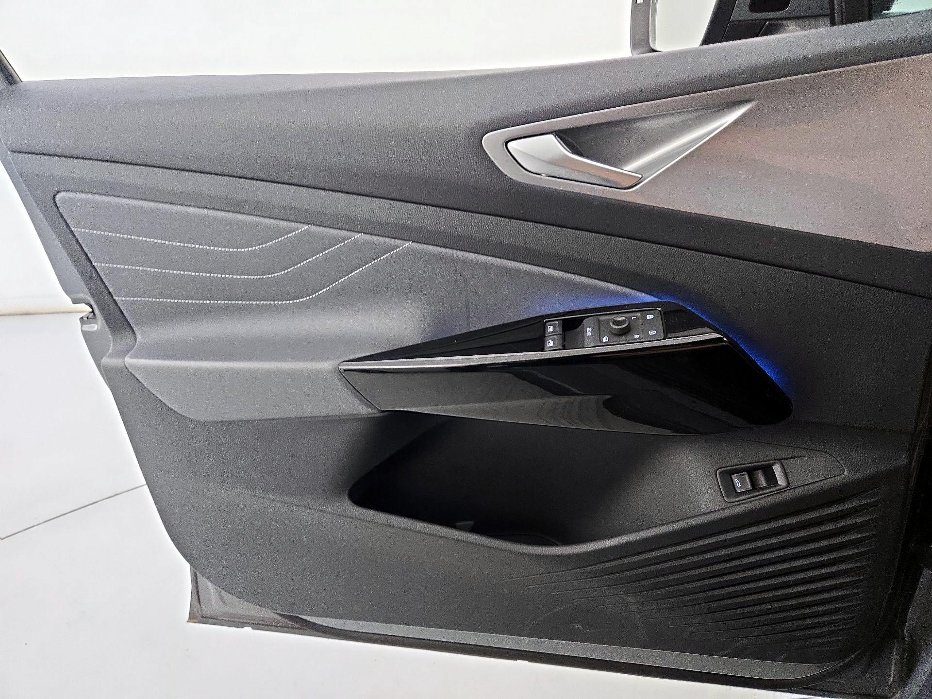Thumbnail: 2023 Volkswagen ID.4 - 12