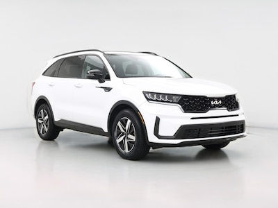 White 2023 Kia Sorento EX