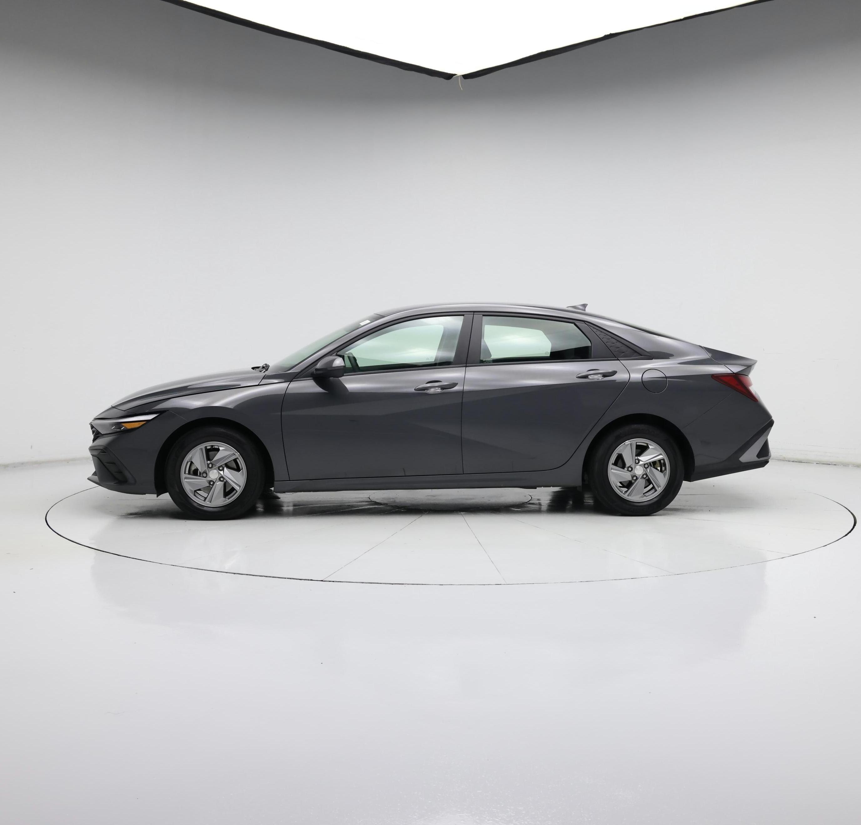 Thumbnail: 2024 Hyundai Elantra - 3