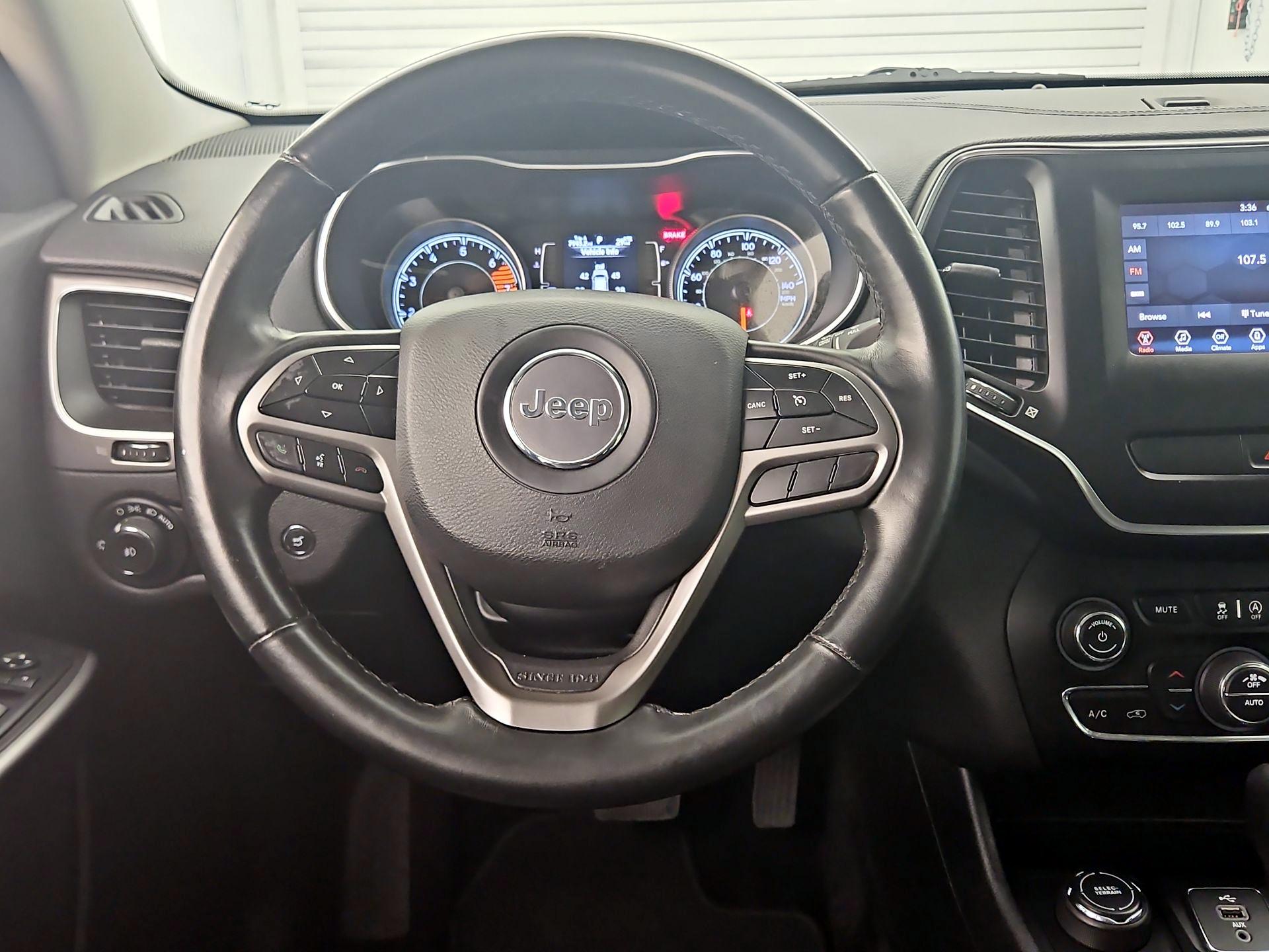 Thumbnail: 2019 Jeep Cherokee - 10