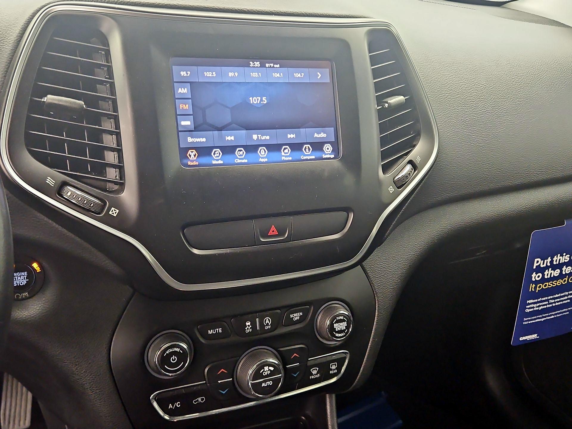 Thumbnail: 2019 Jeep Cherokee - 15