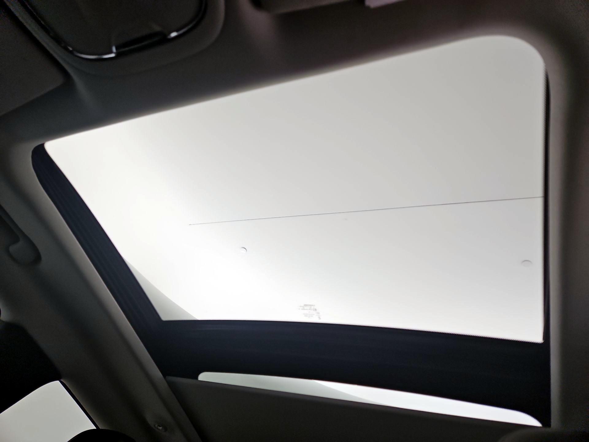 Thumbnail: 2019 Jeep Cherokee - 19