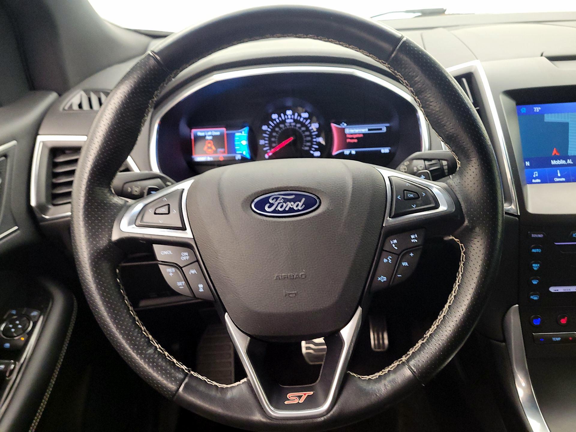 Thumbnail: 2019 Ford Edge - 10