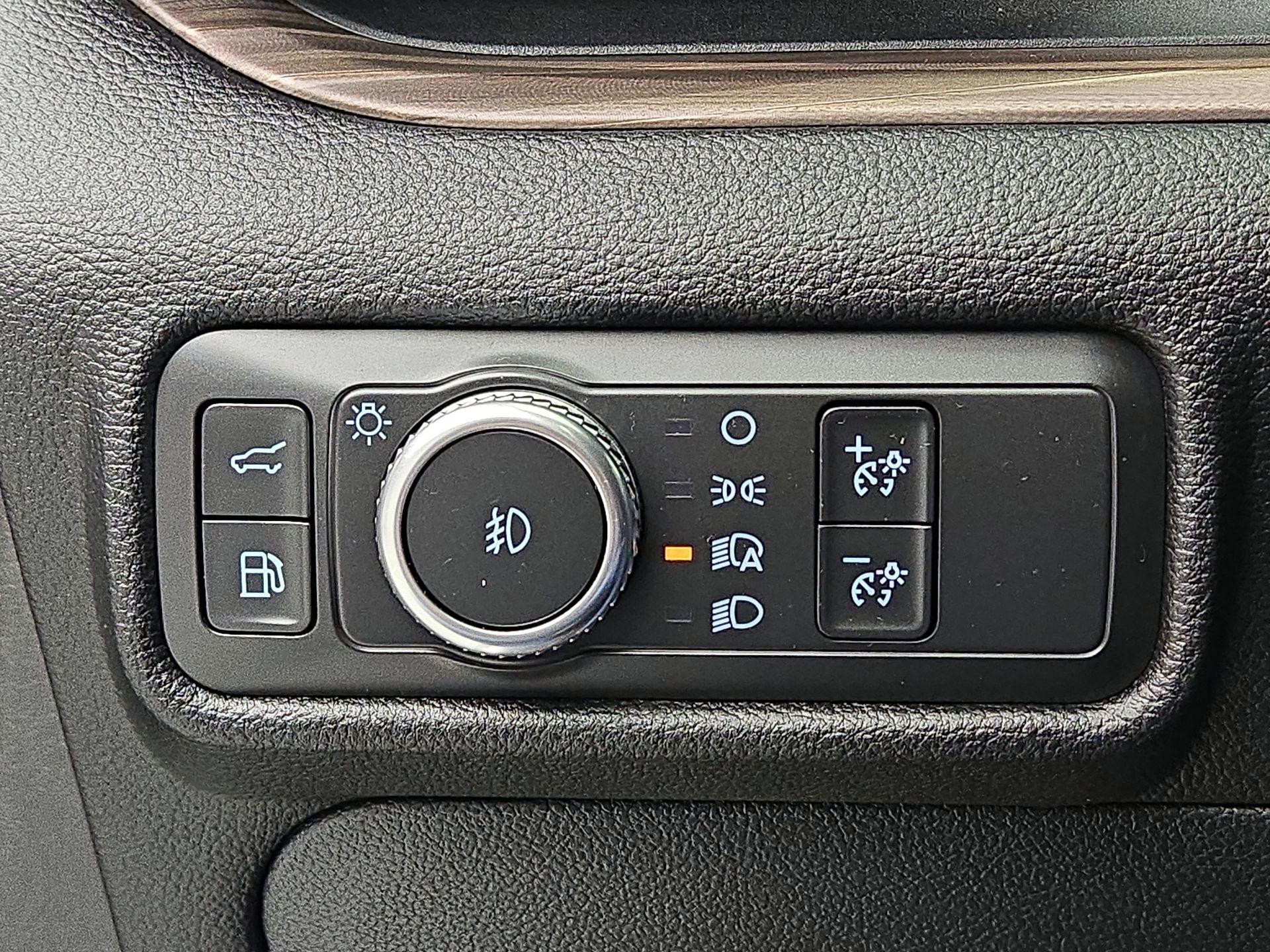 Thumbnail: 2021 Ford Explorer - 13