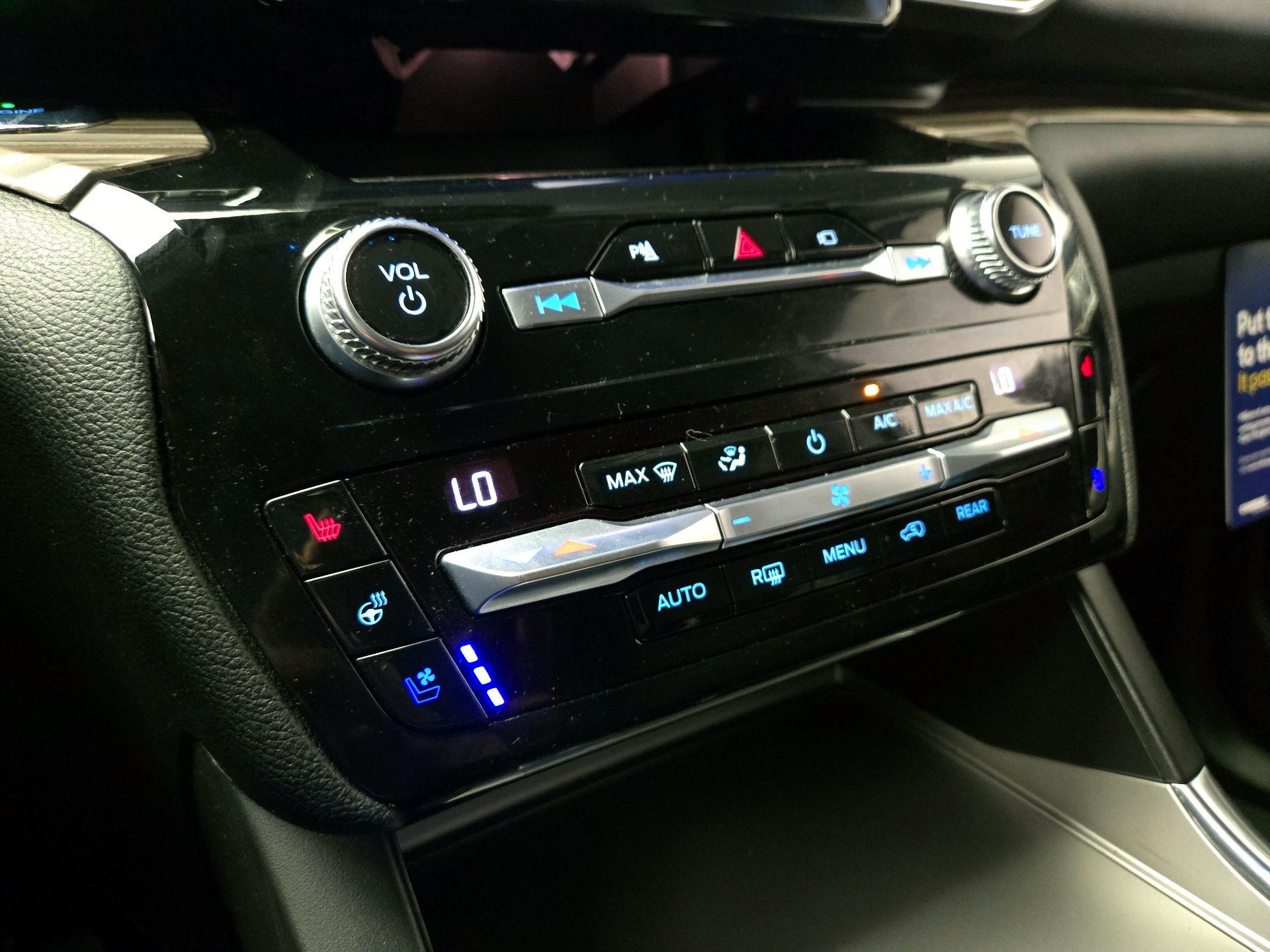 Thumbnail: 2021 Ford Explorer - 17