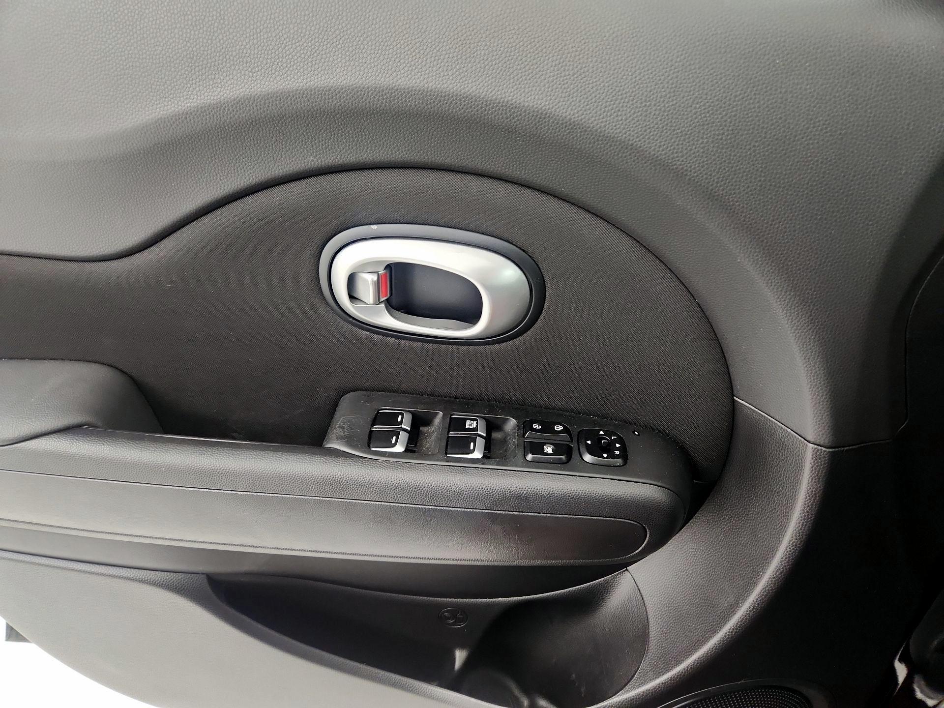 Thumbnail: 2019 Kia Soul - 12