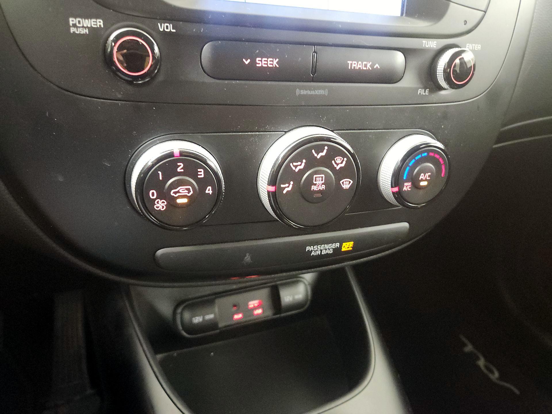 Thumbnail: 2019 Kia Soul - 16