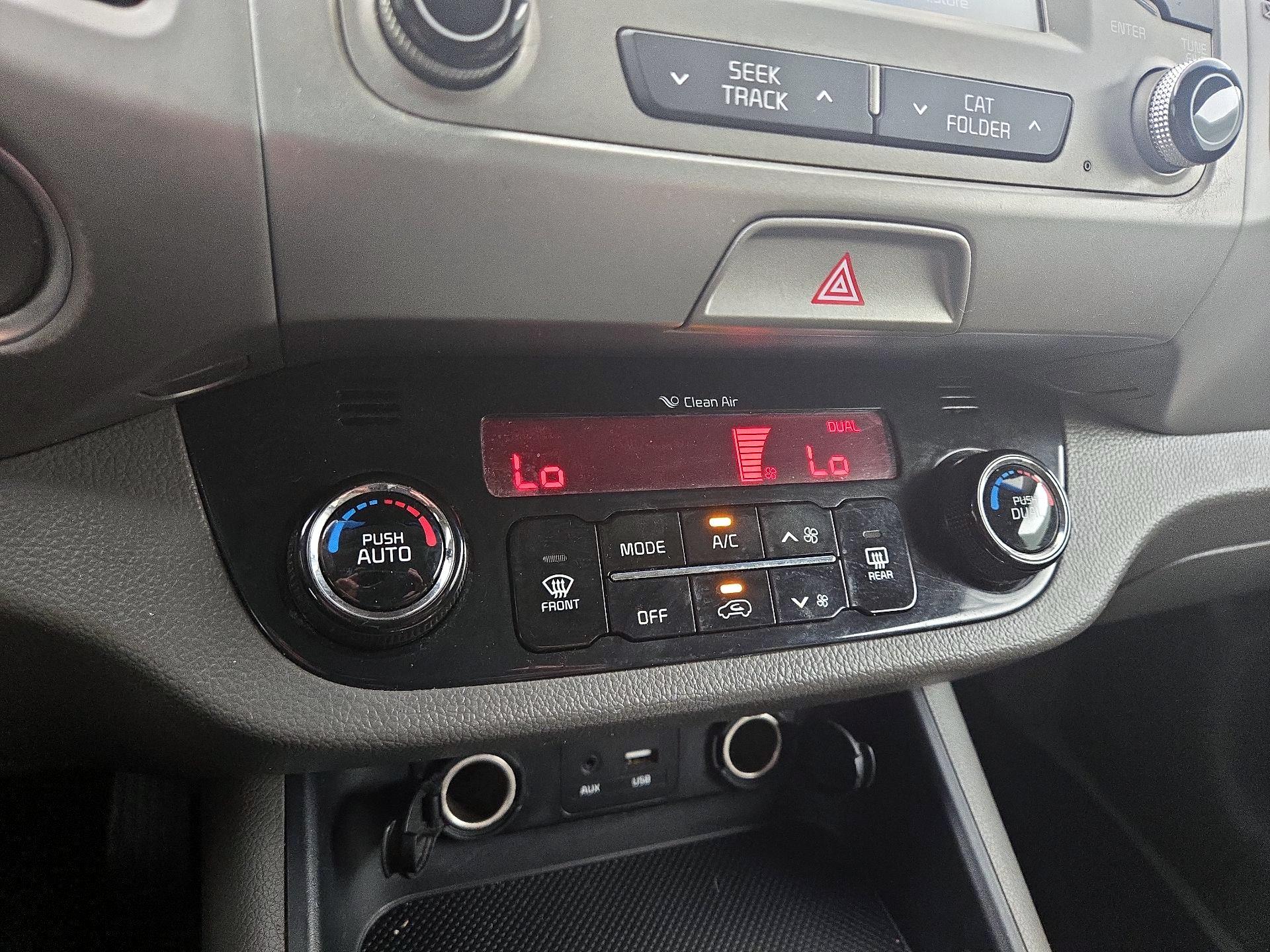 Thumbnail: 2016 Kia Sportage - 16