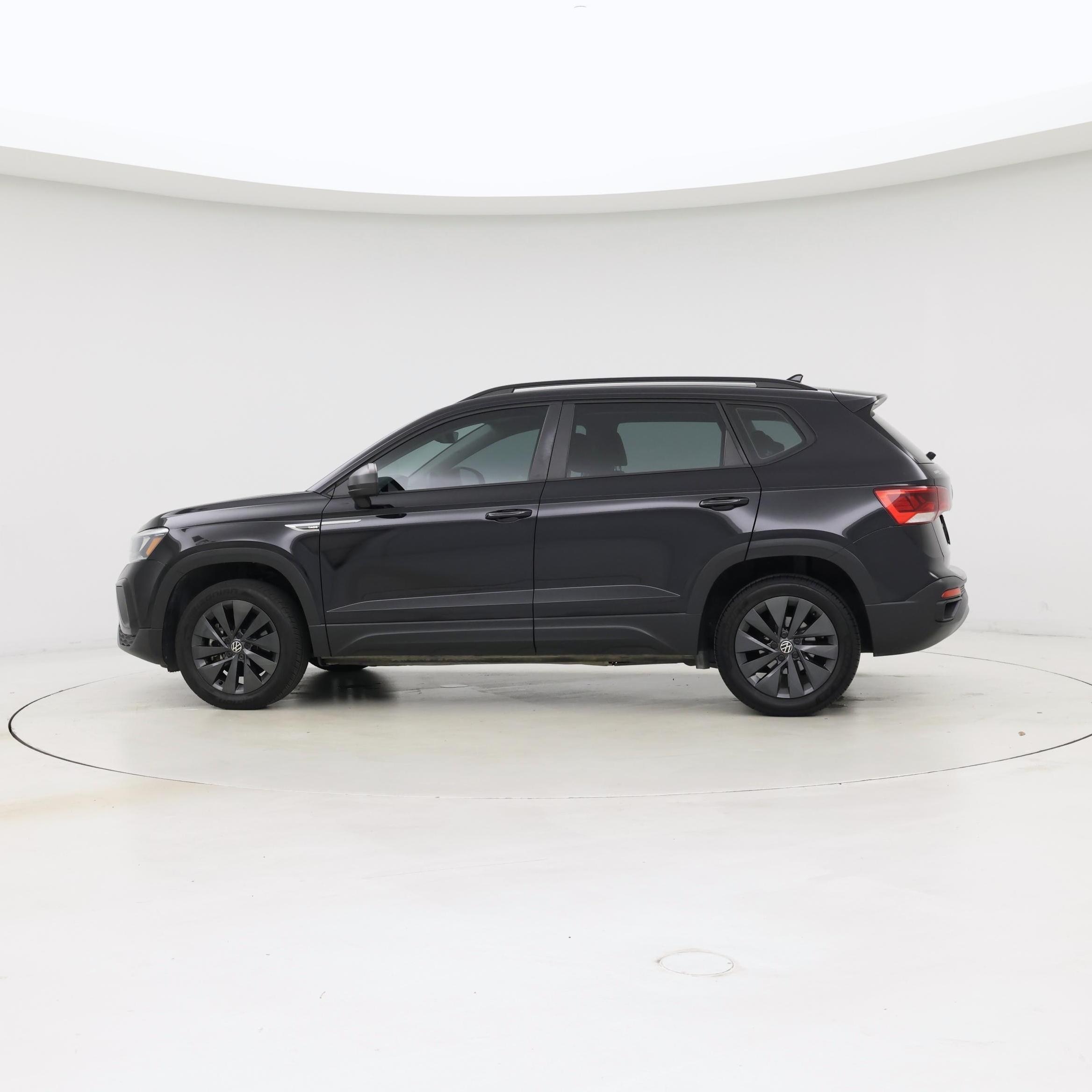 Thumbnail: 2022 Volkswagen Taos - 3