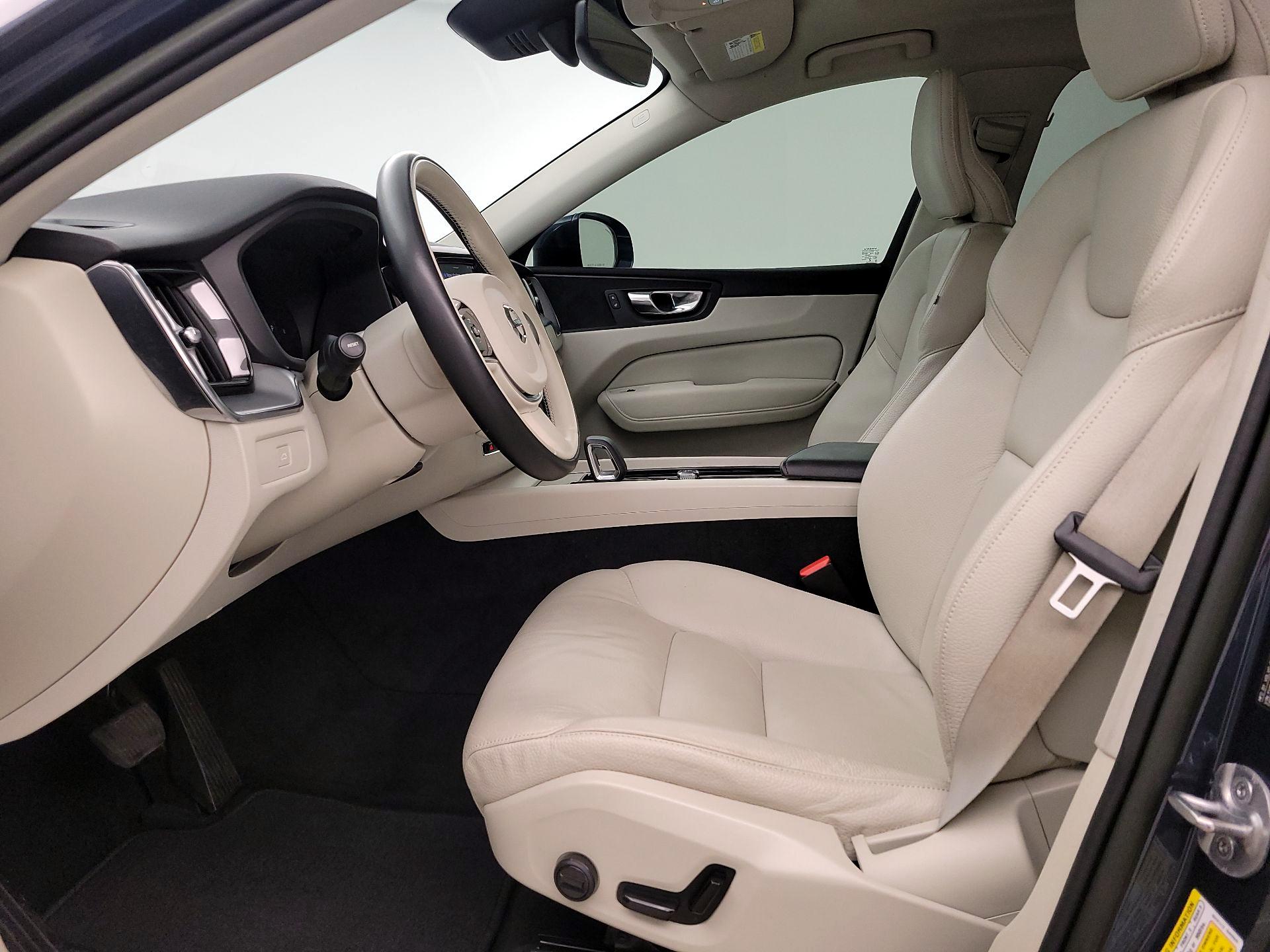Thumbnail: 2023 Volvo XC60 - 11